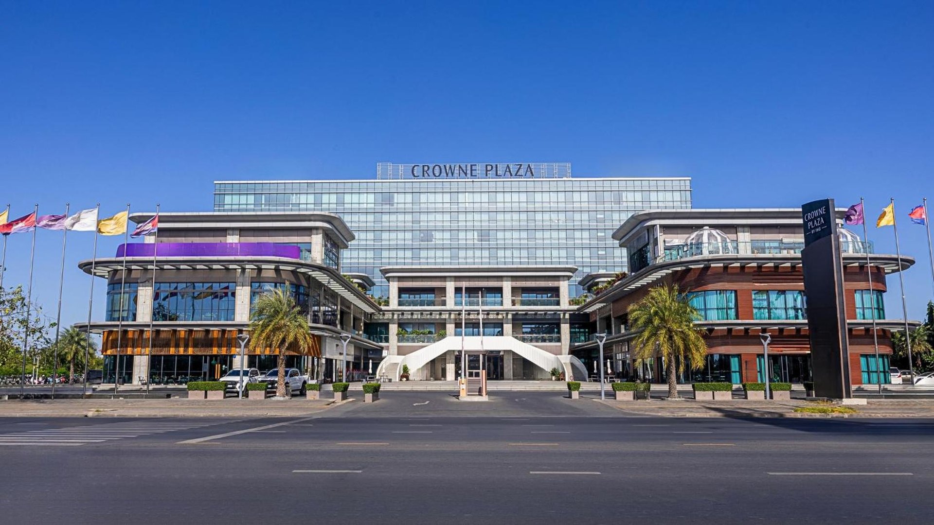 Crowne Plaza Phnom Penh by IHG 金边皇冠假日酒店 Former VM Hotel — None, Phnom Penh