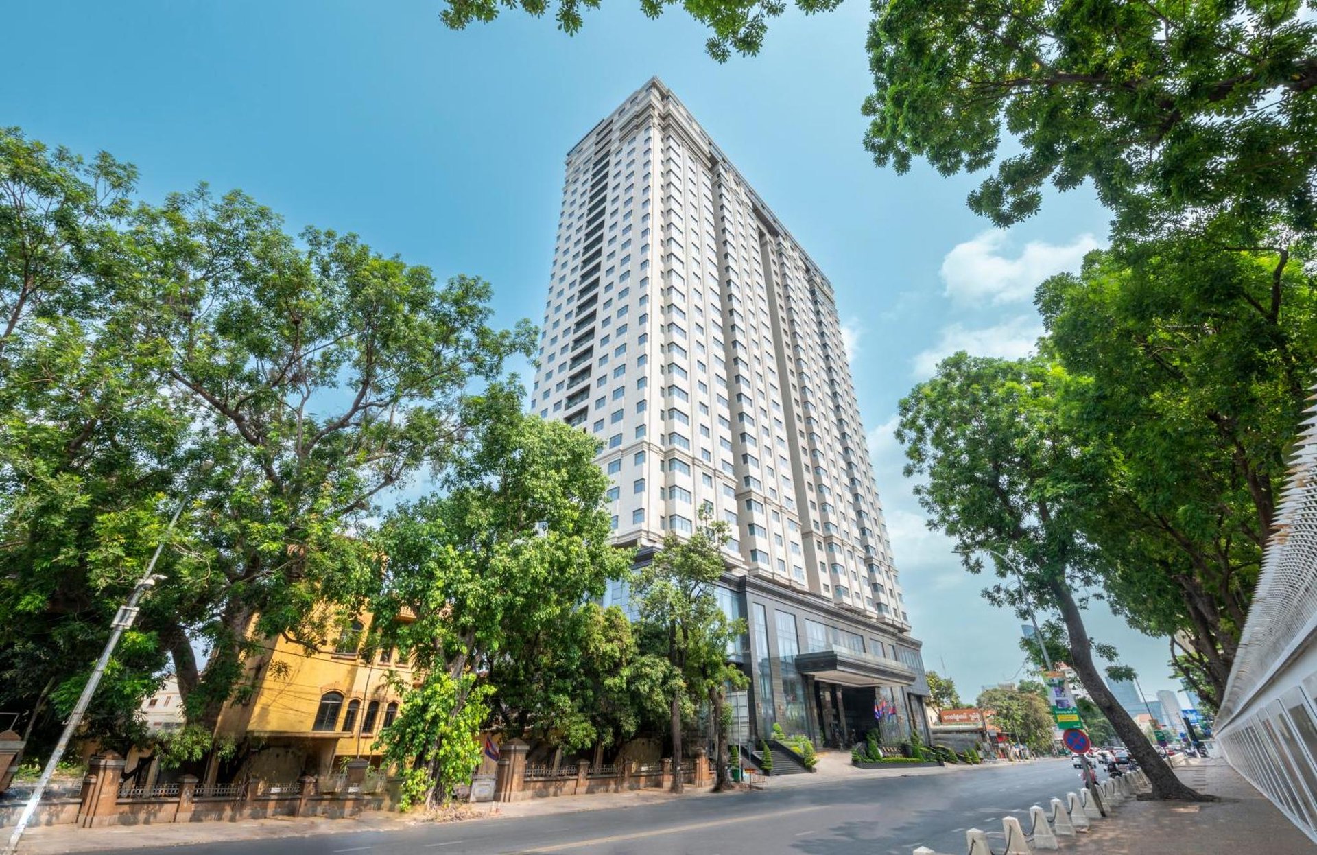 Wyndham Grand Phnom Penh Capital photo 1