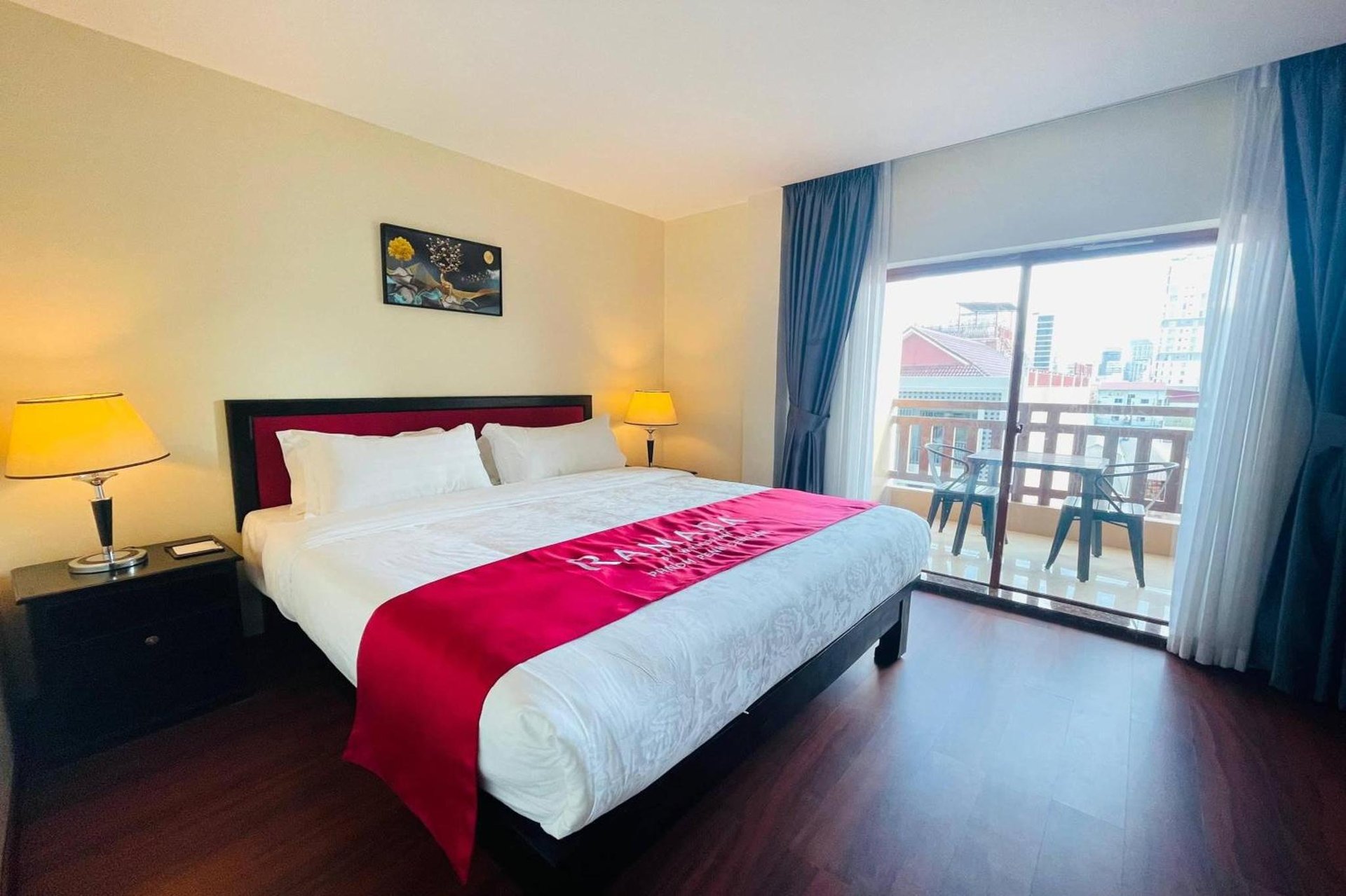 Ramada by Wyndham Phnom Penh Central photo 2