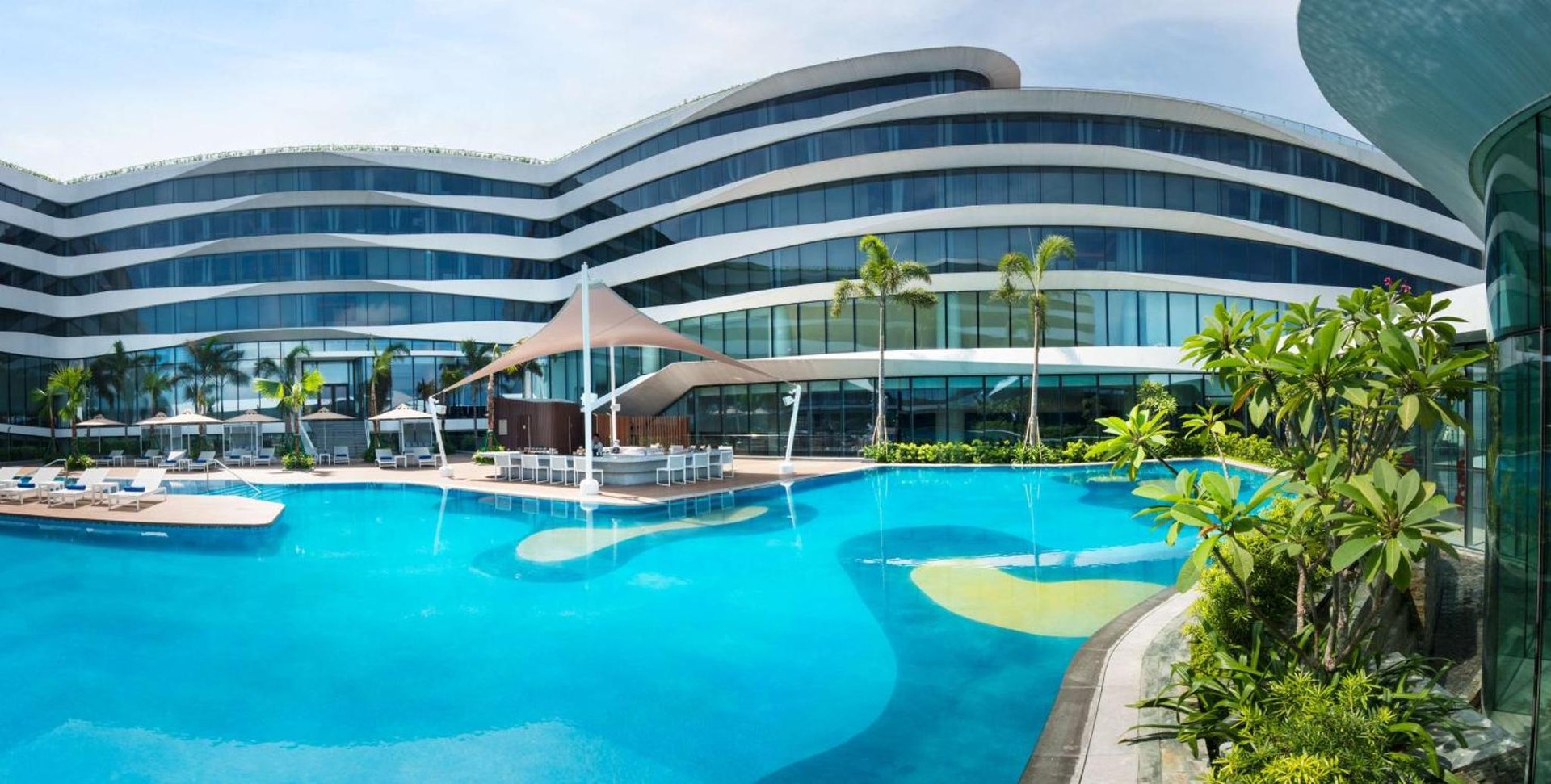 Conrad Manila photo 3