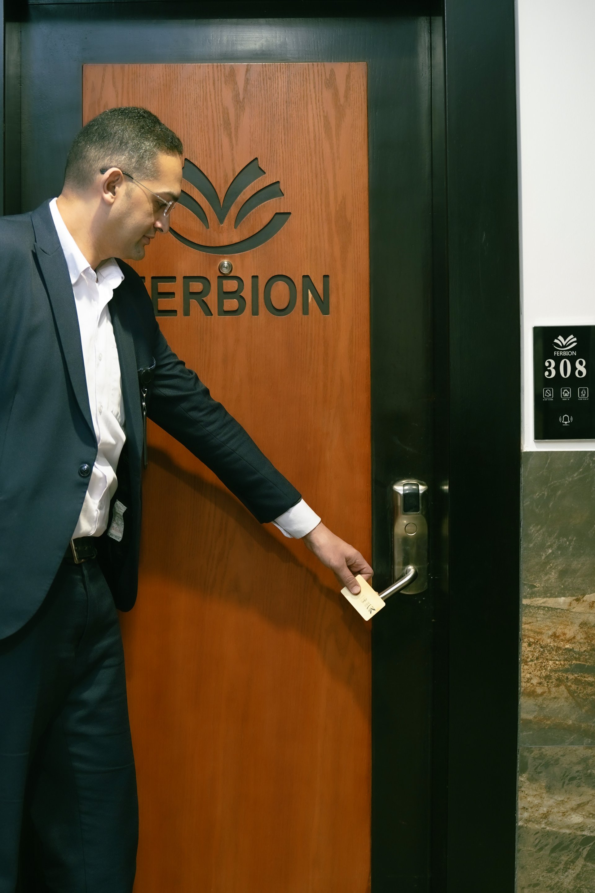 Ferbion Hotel Abha - Ferbion room door