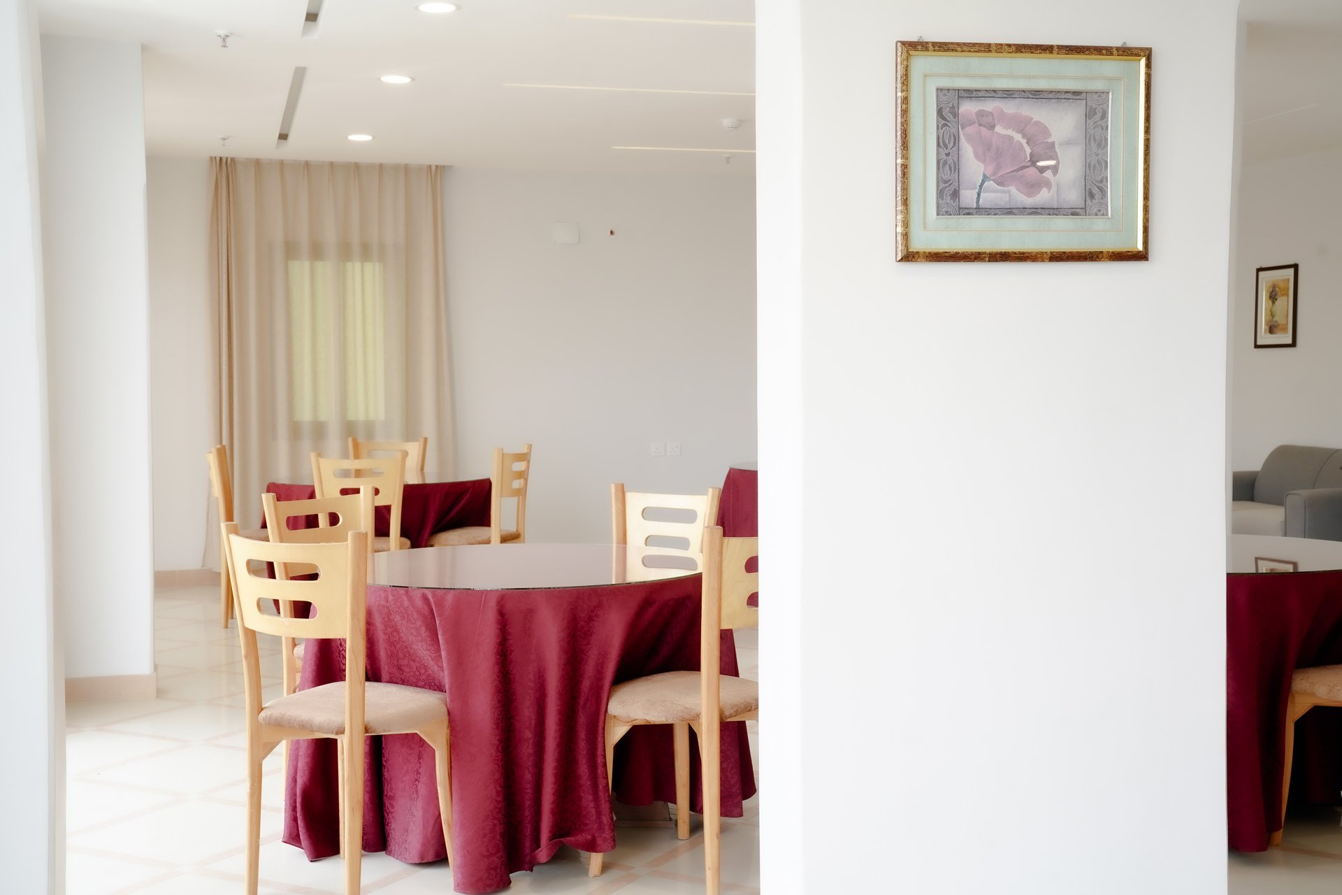 Ferbion Hotel Abha - restaurant seating