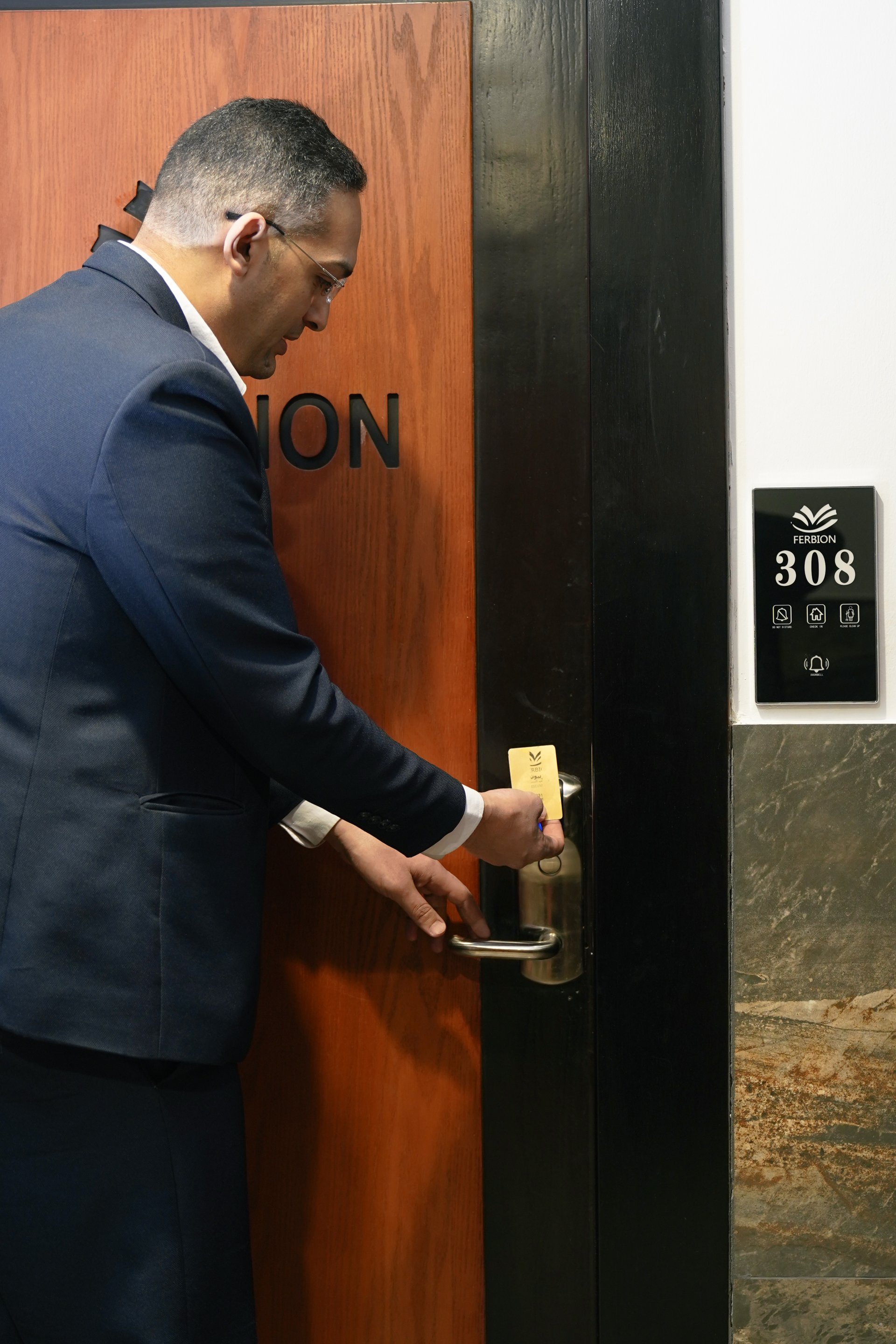 Ferbion Hotel Abha - room entrance
