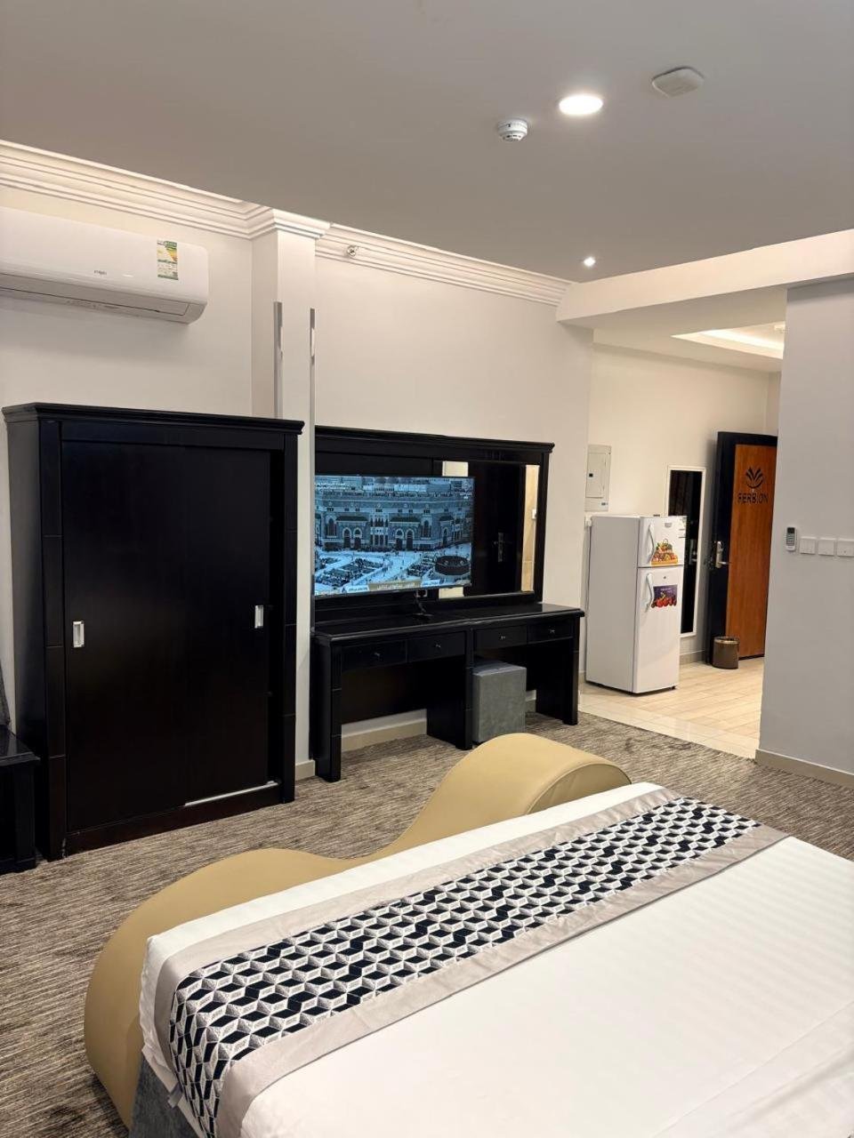 Photo of Double Room with Spa Bath #4
