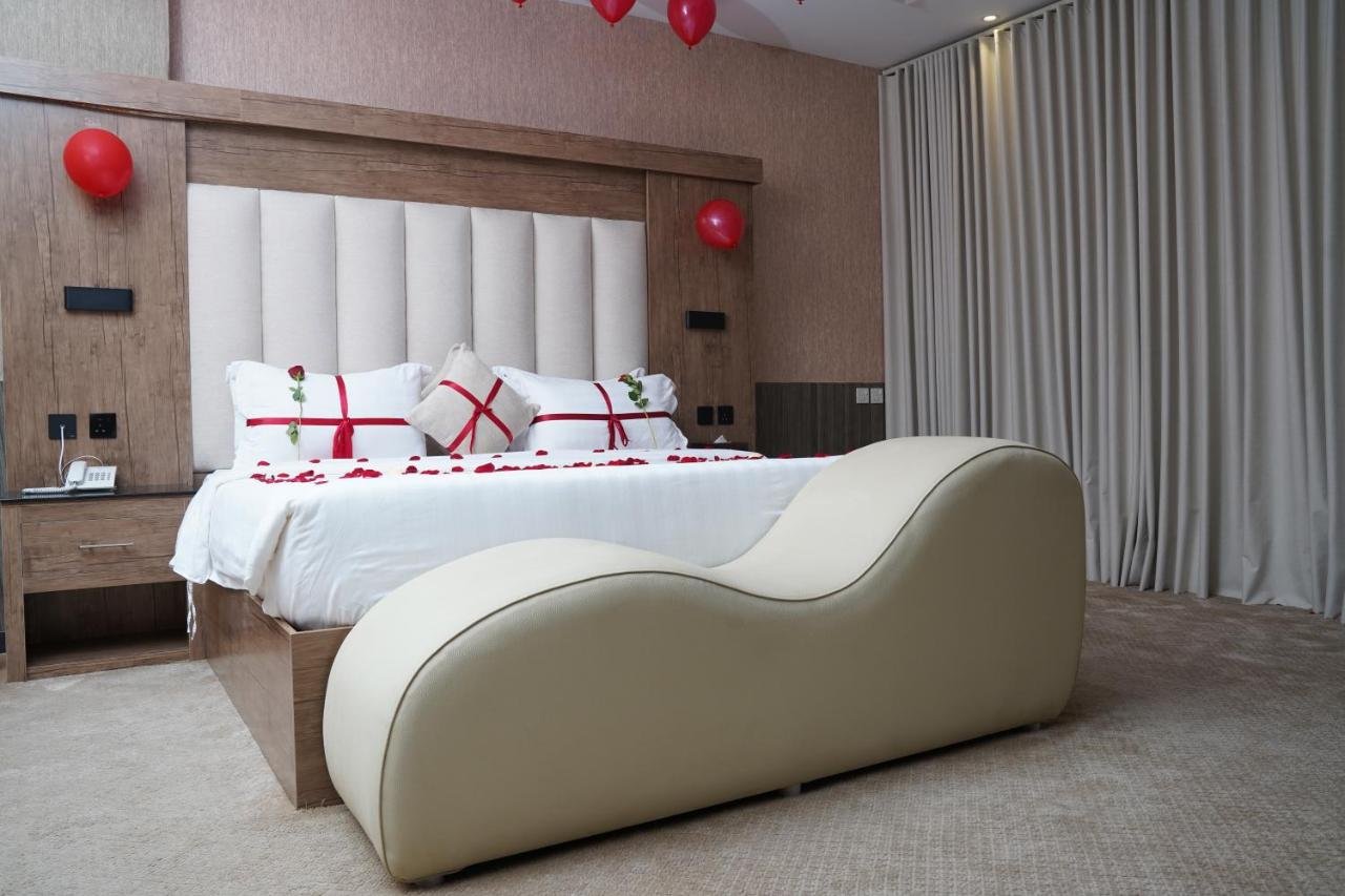 Photo of Suite with Spa Bath #3