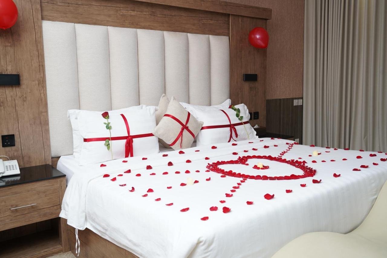 Photo of Suite with Spa Bath #1