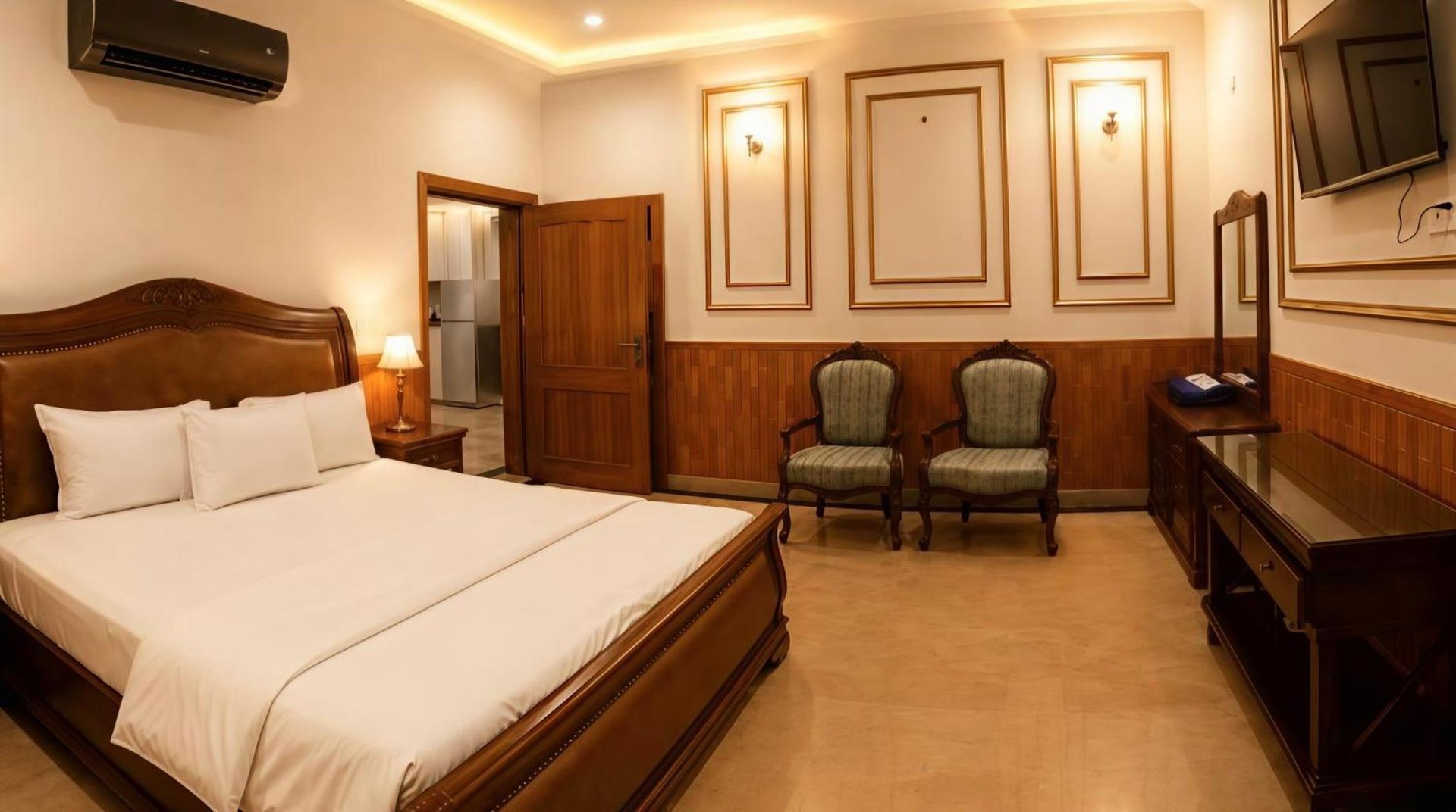 Photo of Deluxe Double Room #14