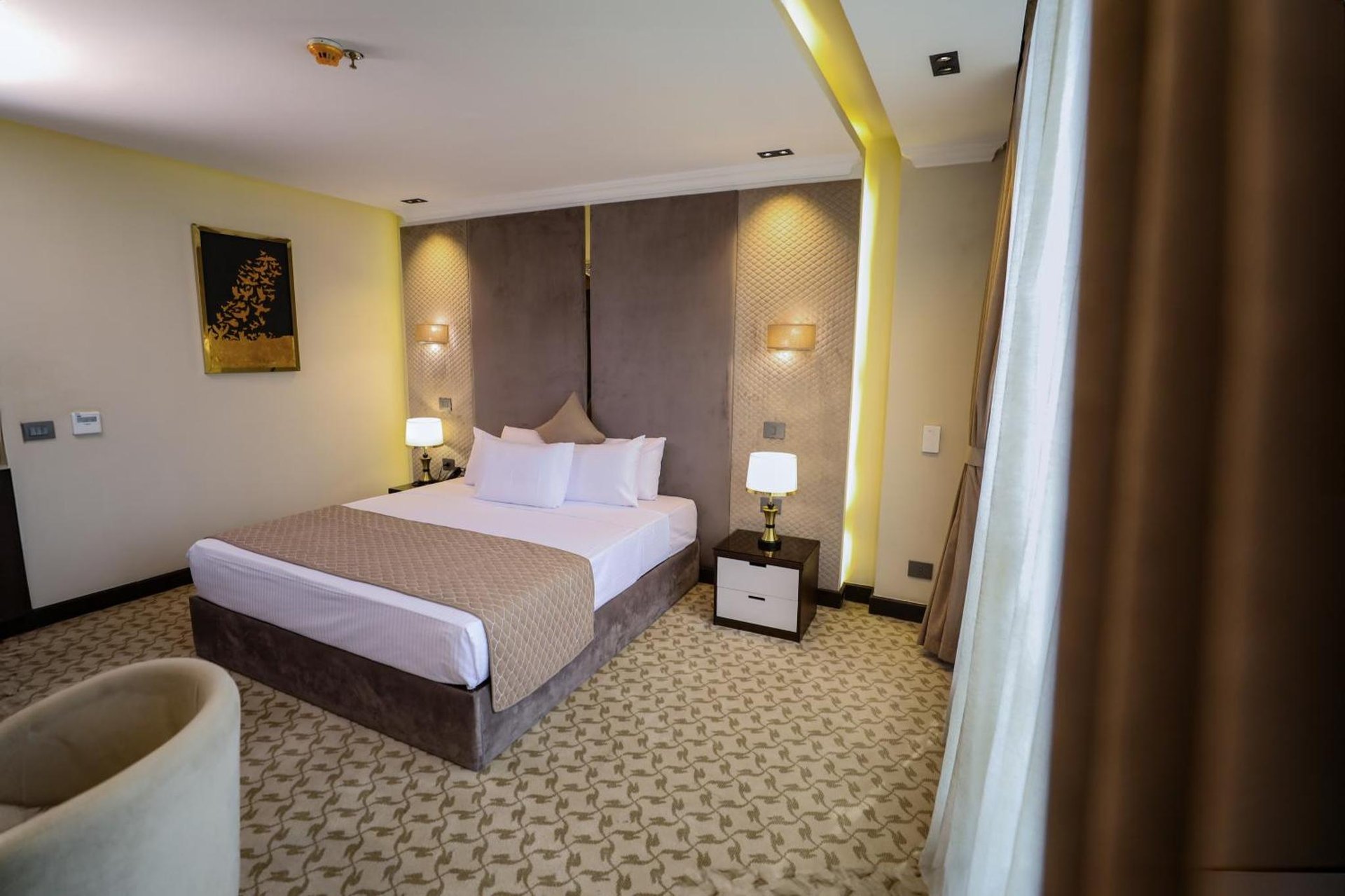 Deluxe Queen Room