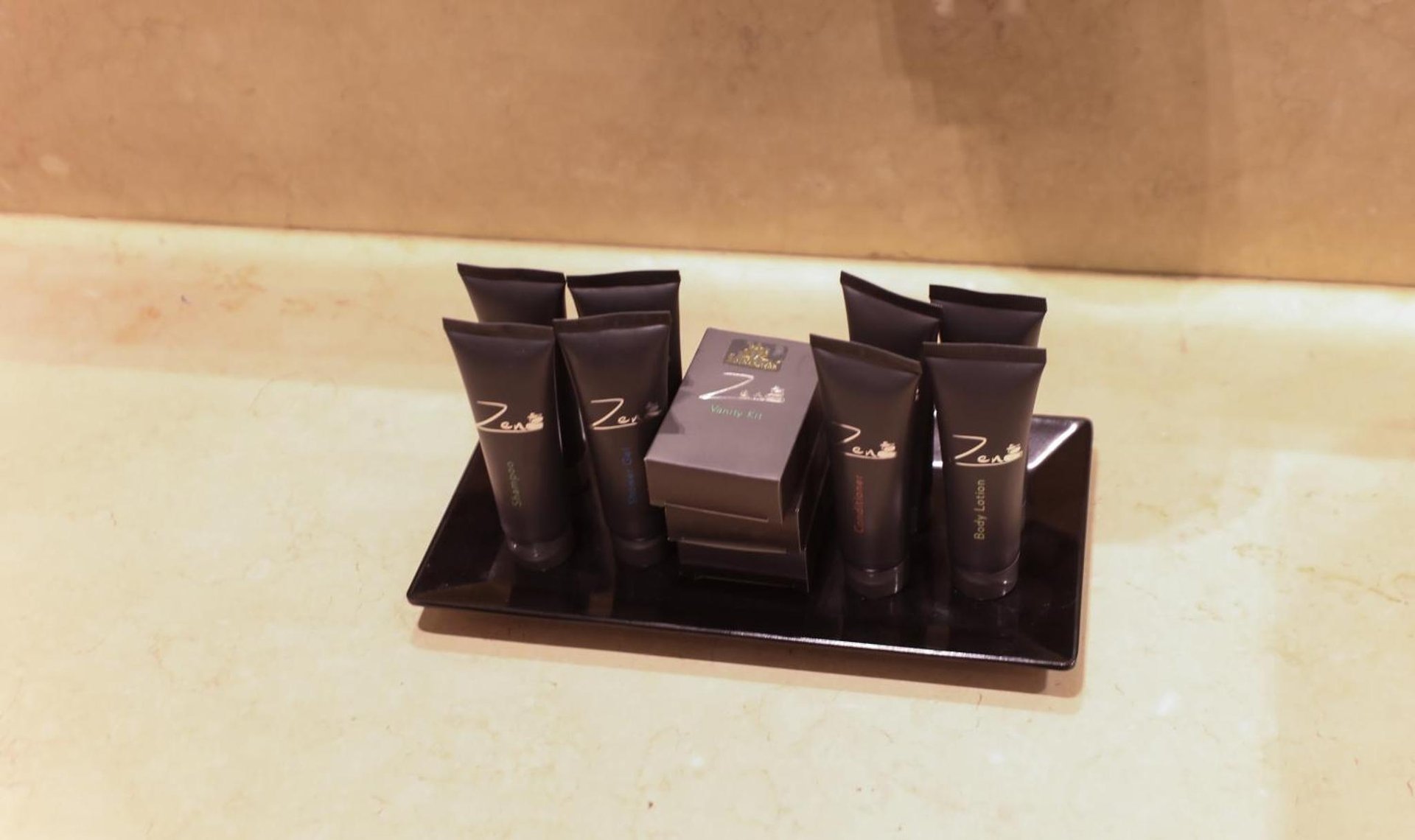 Photo of Deluxe Queen Room #6