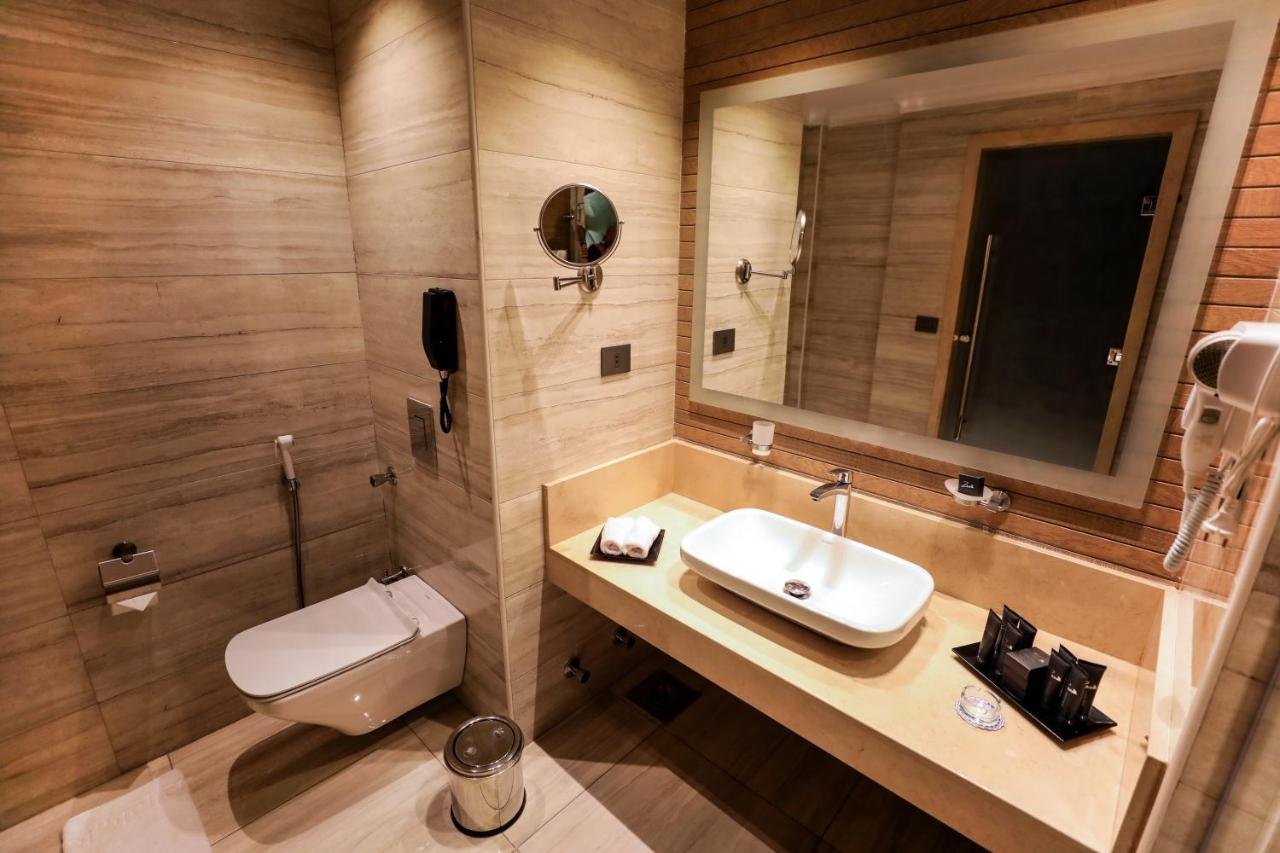 Photo of Deluxe Queen Room #4
