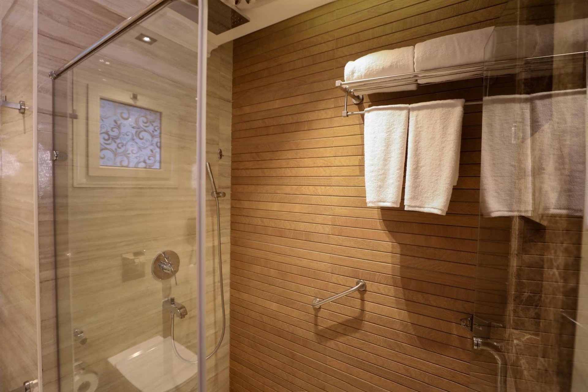 Photo of Standard Twin Room #17