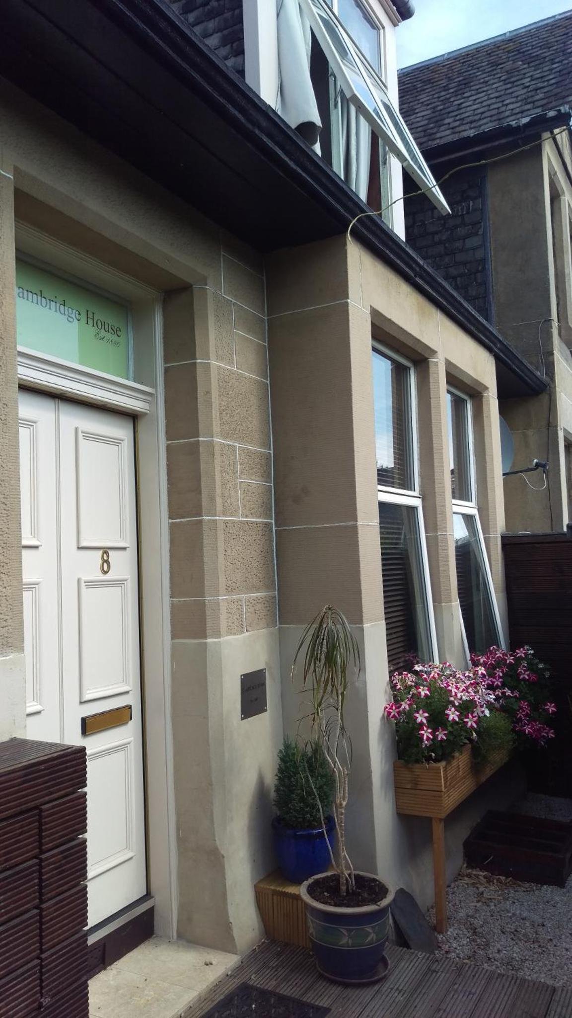 Cambridge House - Image 1