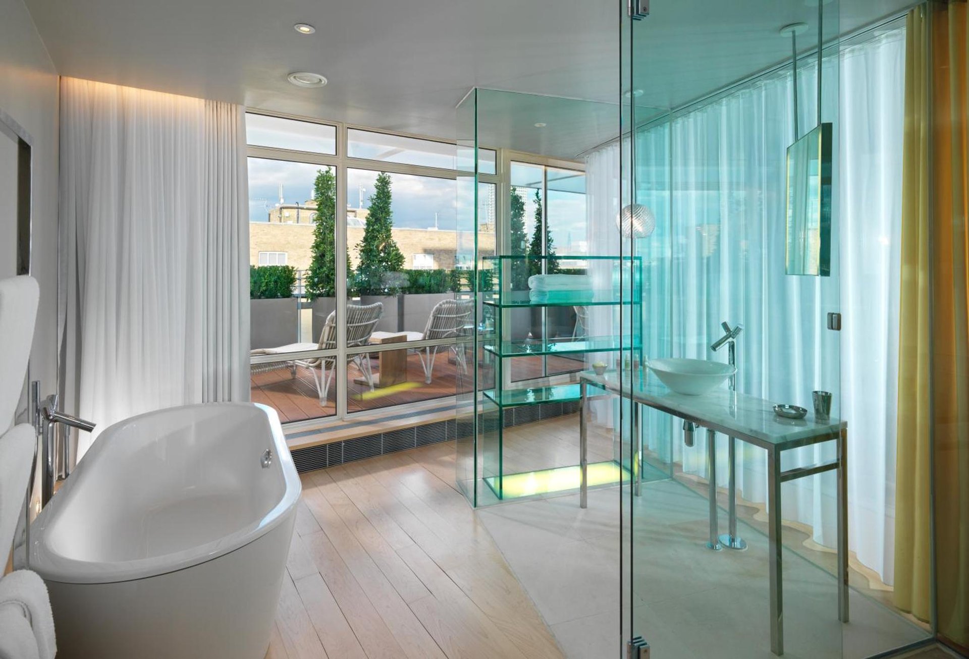Sanderson London photo 2
