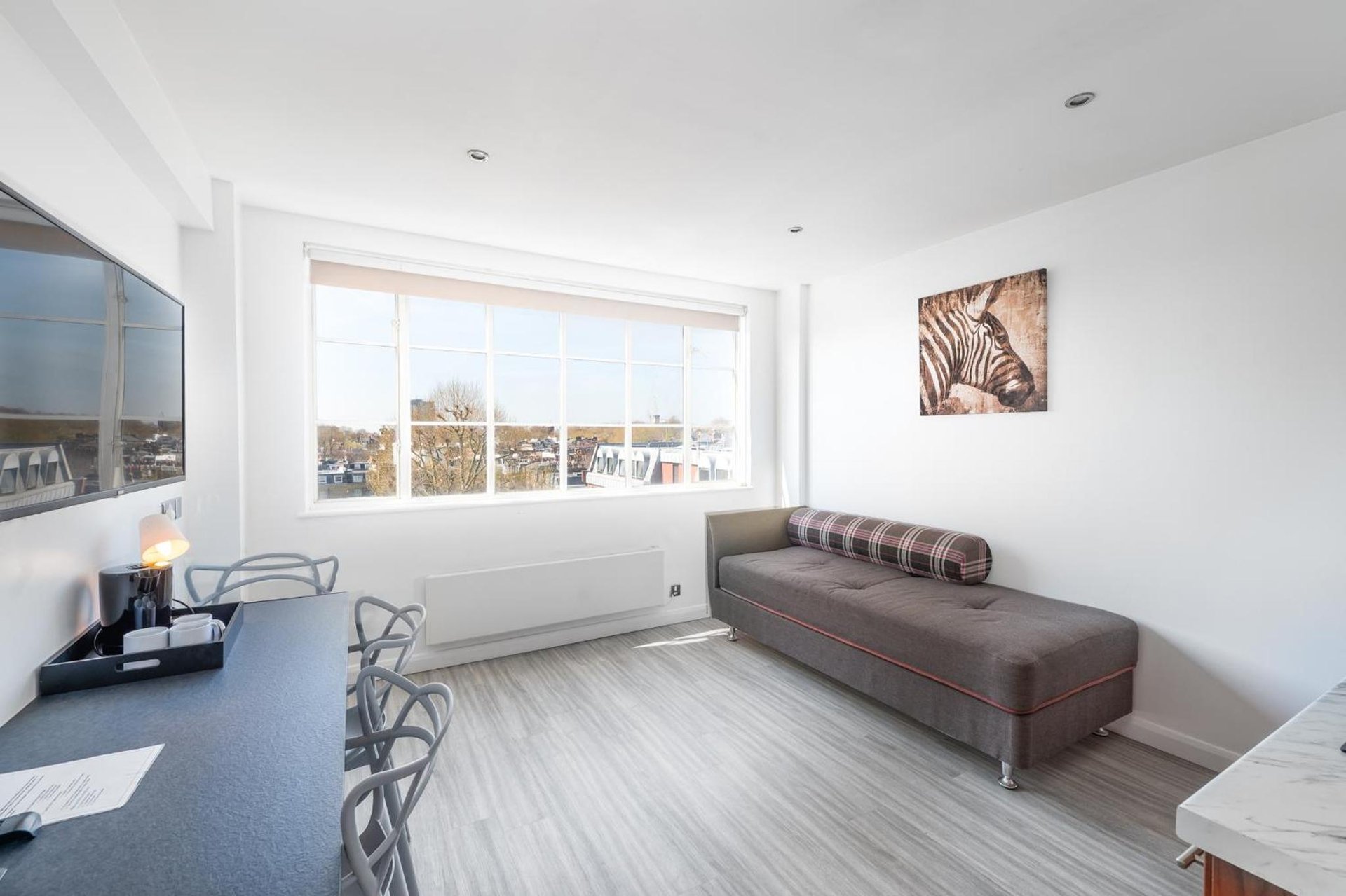 Roland House photo 4
