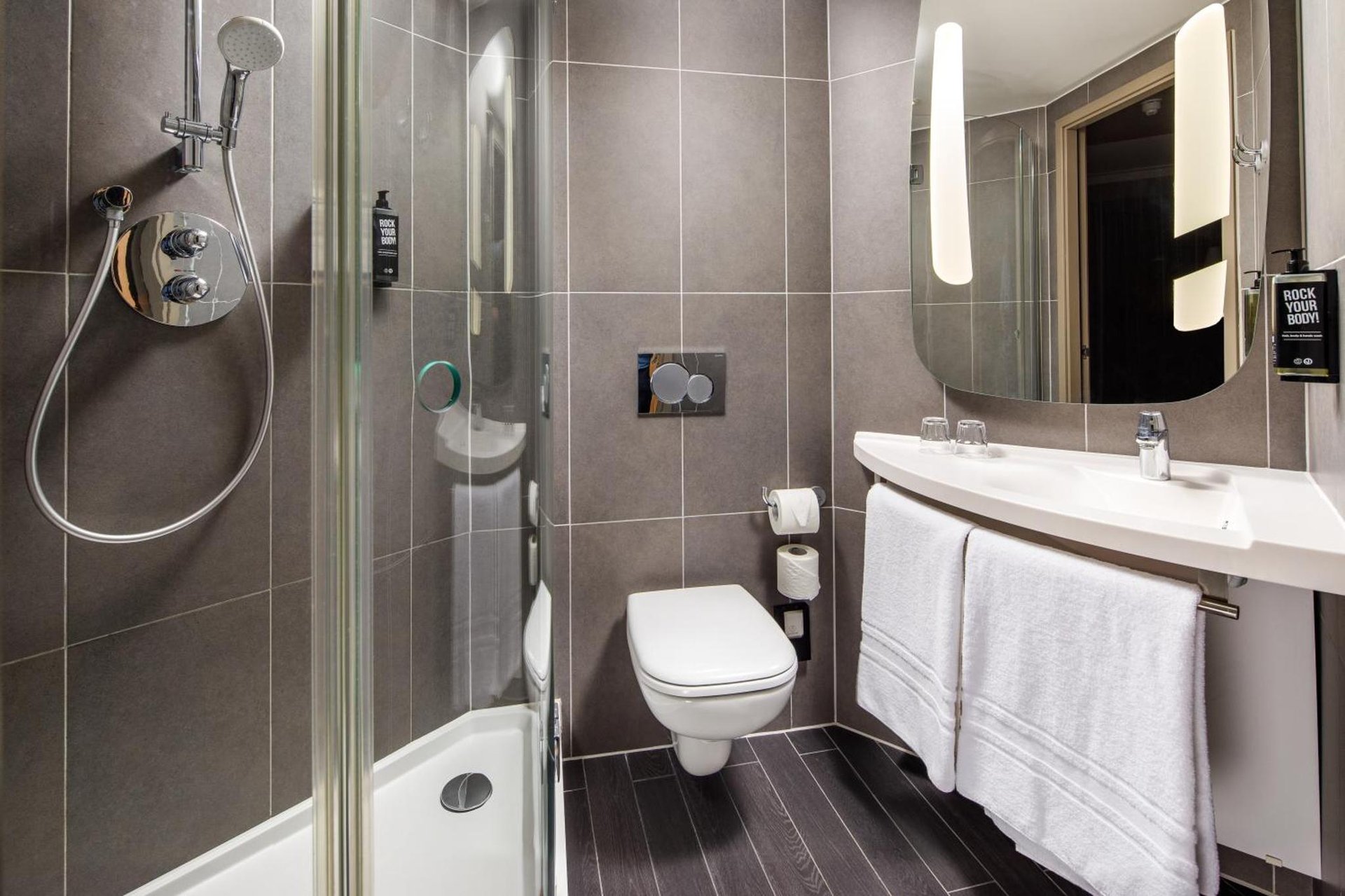 ibis London Canning Town photo 2