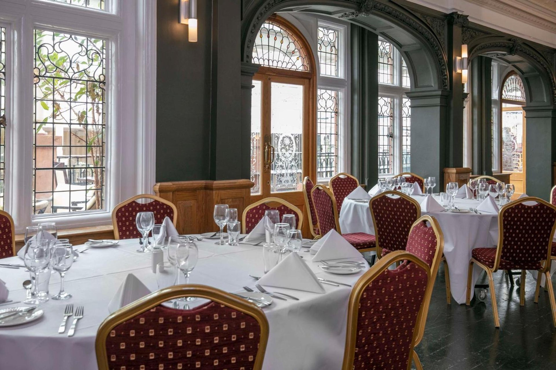 The Crown London Hotel, Cricklewood North West London, WorldHotels Distinctive photo 2