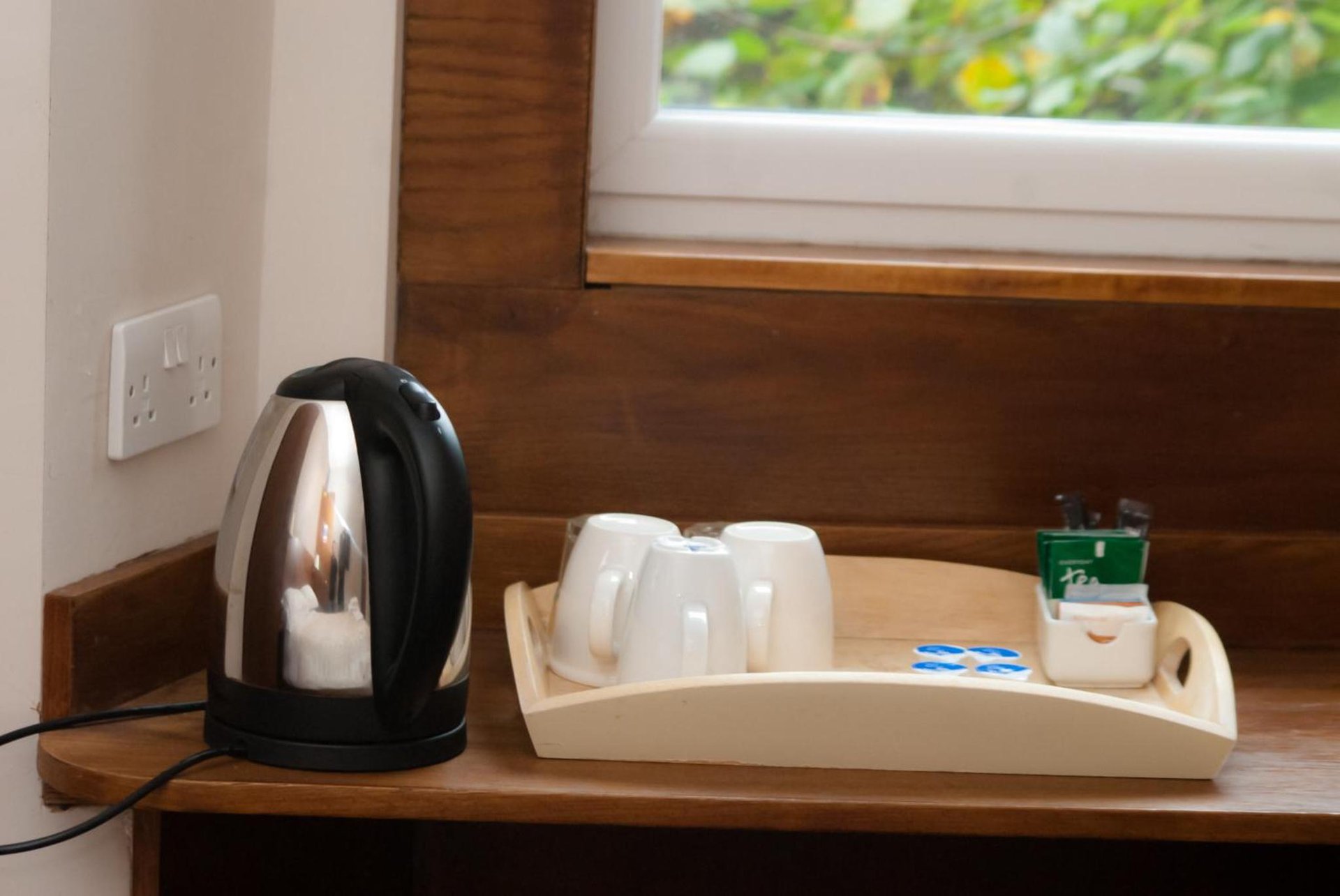 Edinburgh House Hotel