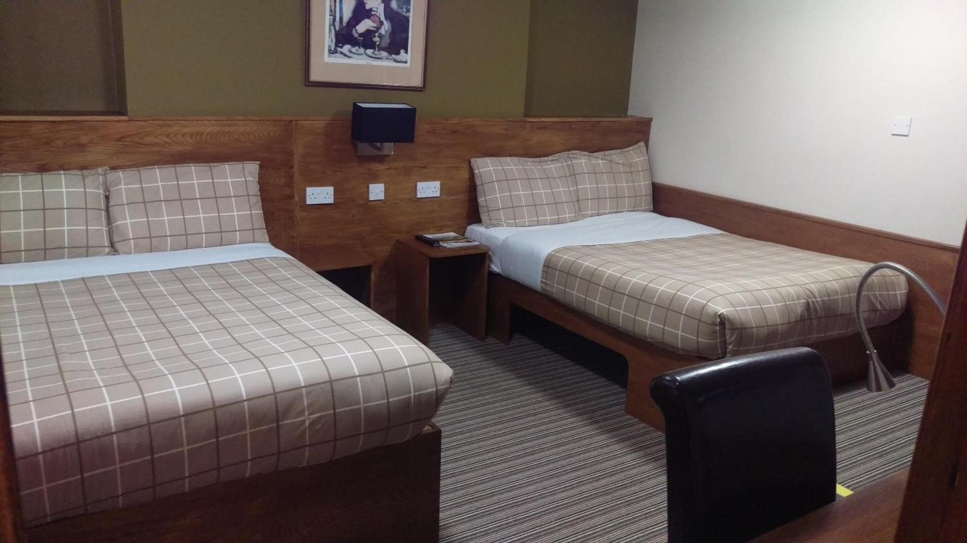 Photo of Quadruple Room #1