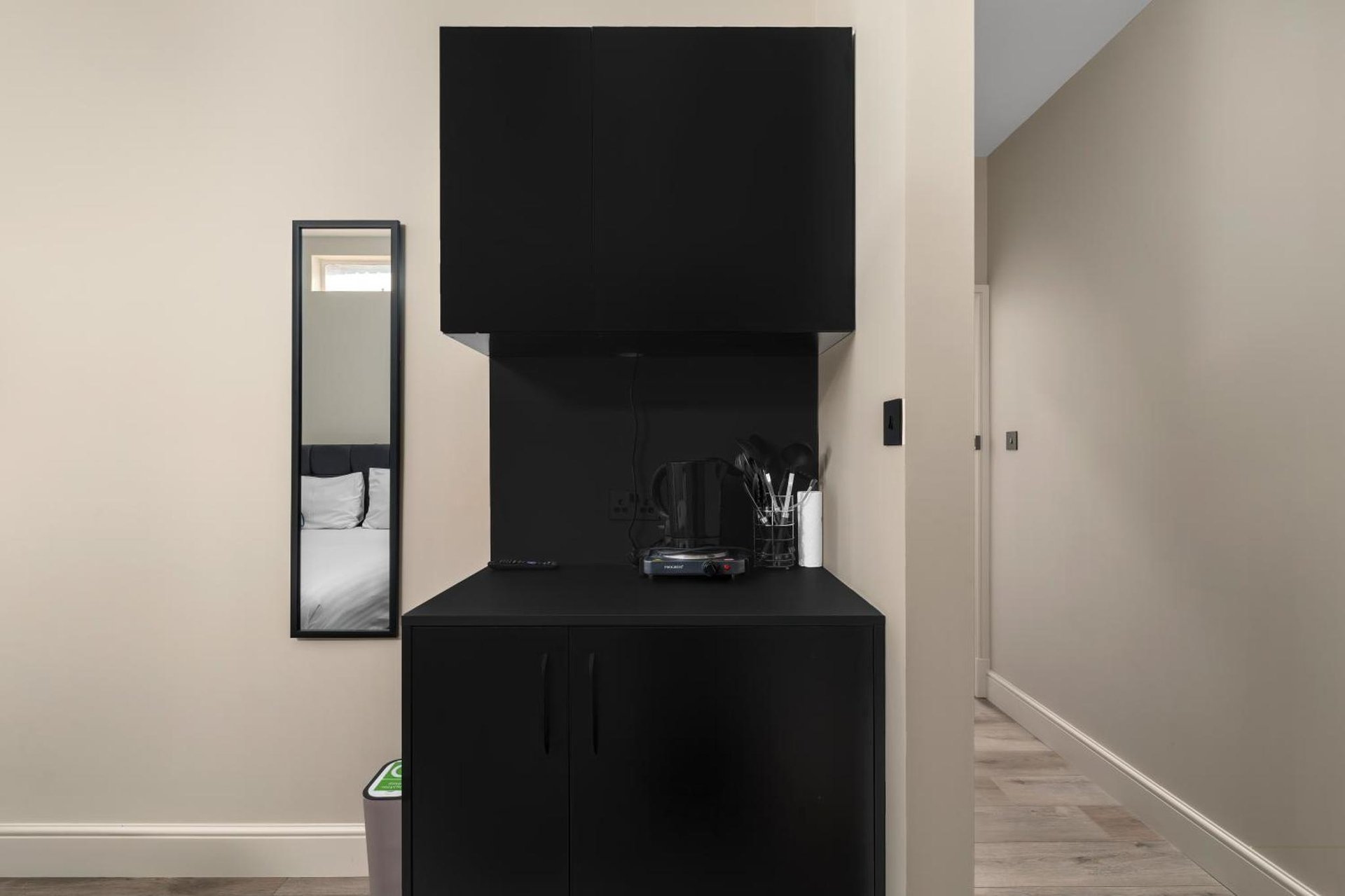 Willesden Green Modern Living Suites photo 2