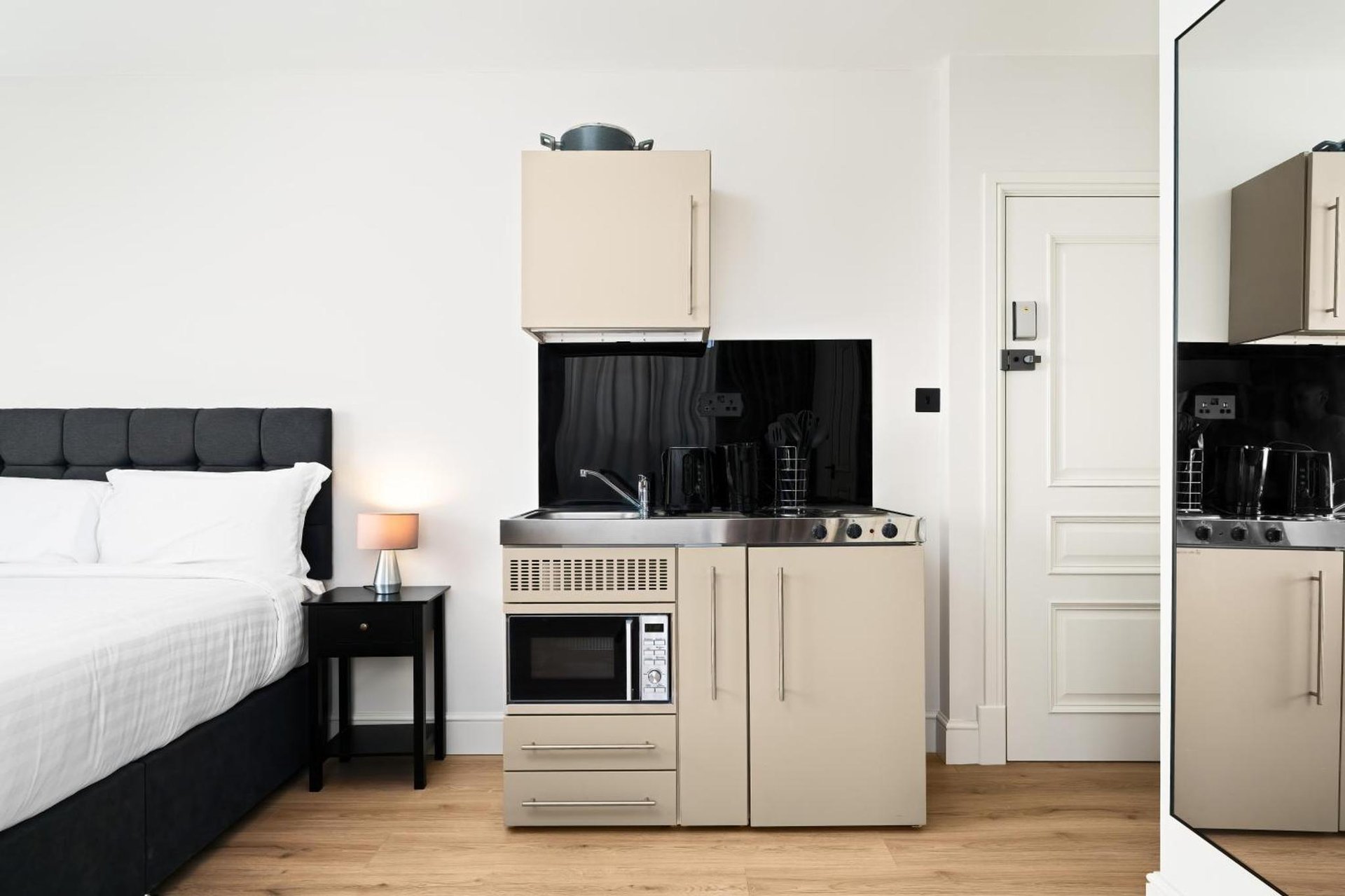Willesden Green Modern Living Suites photo 3