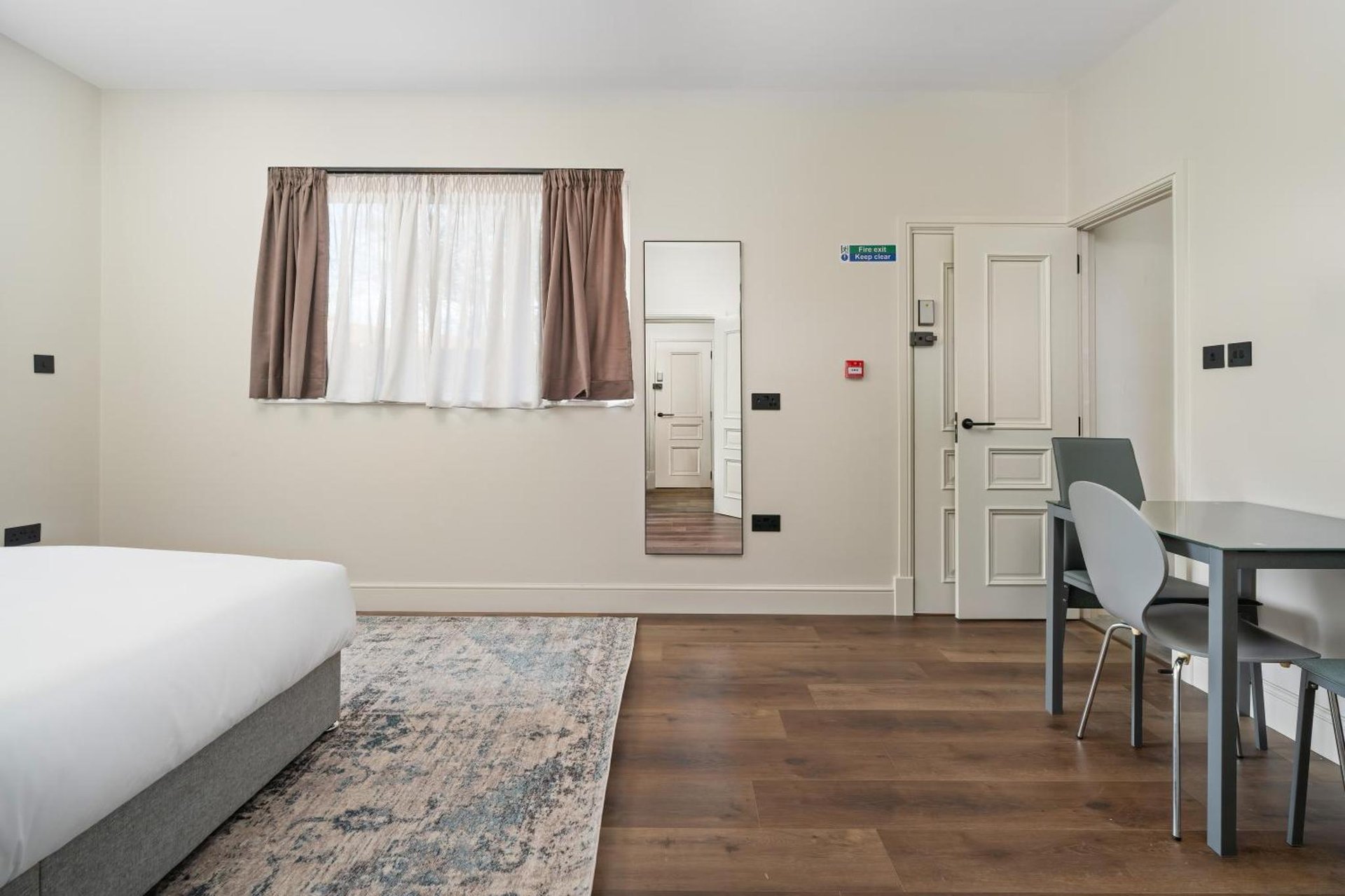 Willesden Green Modern Living Suites photo 1