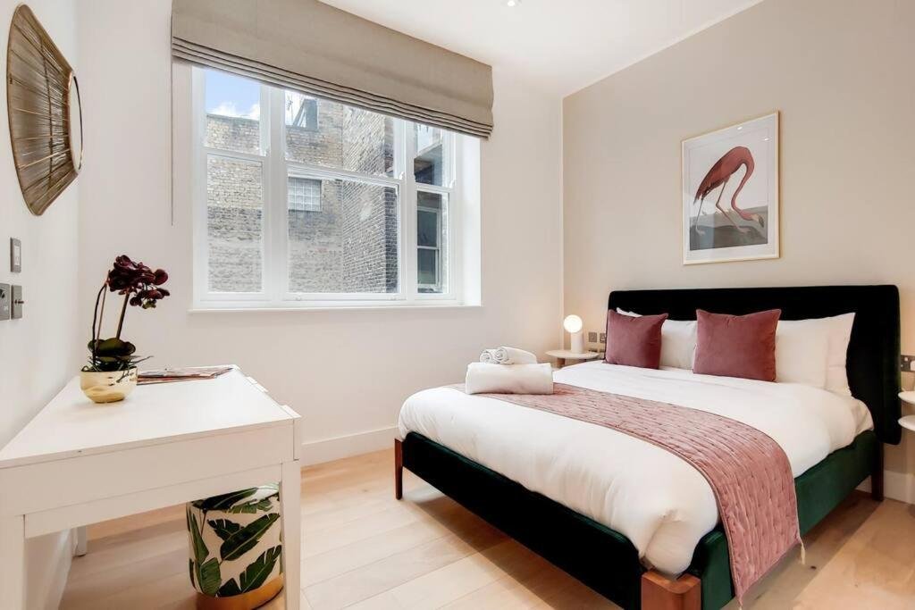 9 Borough Apartments - Spacious 2-Bed, 2-Bath Steps from London Bridge photo 1