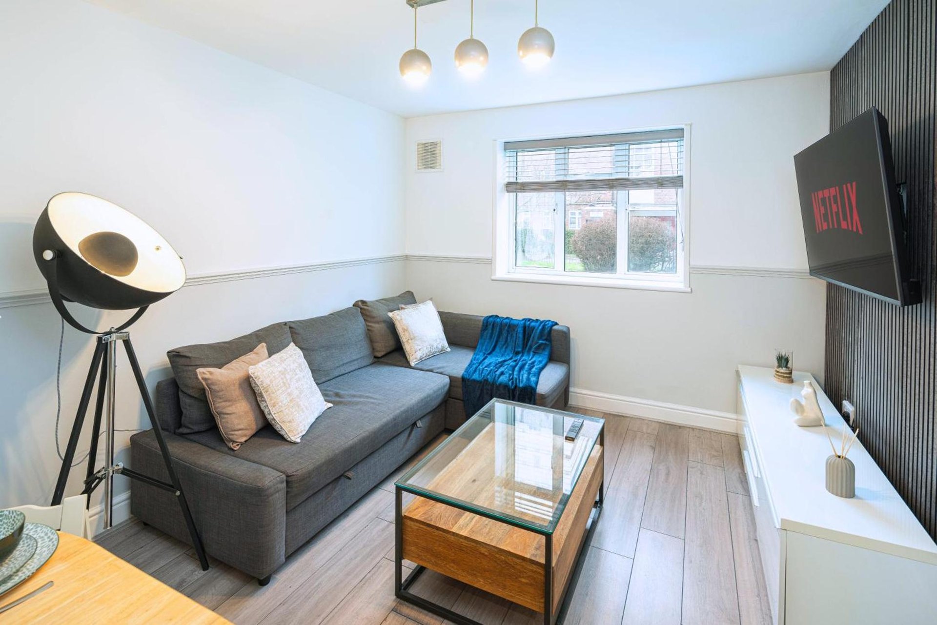 Modern 3BR with Fast Links to Central London photo 4