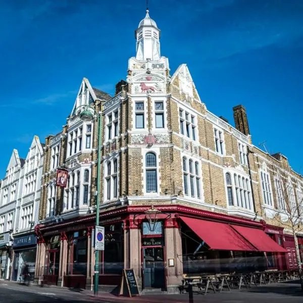 The Red Lion Hotel — Greater London, London