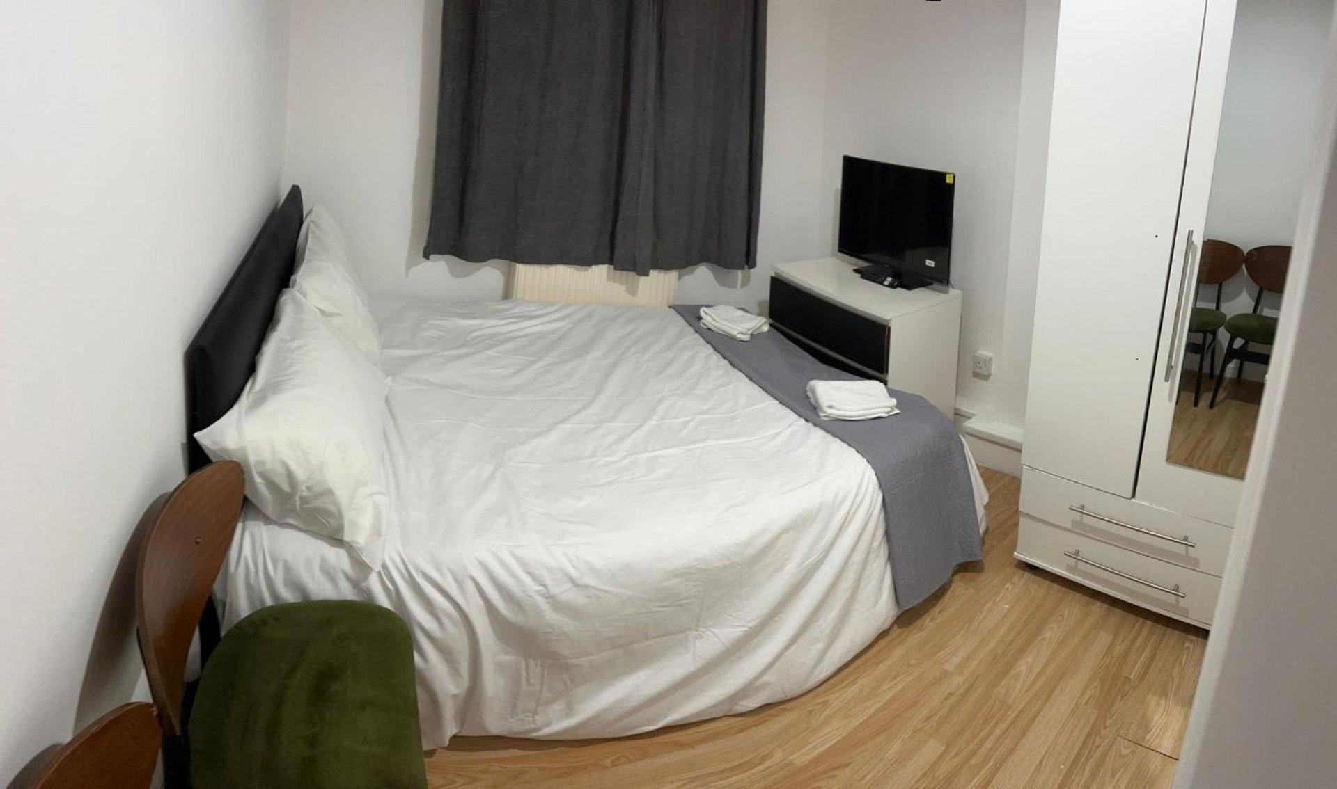 Budget Ensuit Room, Quiet Stay, East London, Fast WiFi, Steps Away From London Eye, Near Metro photo 1