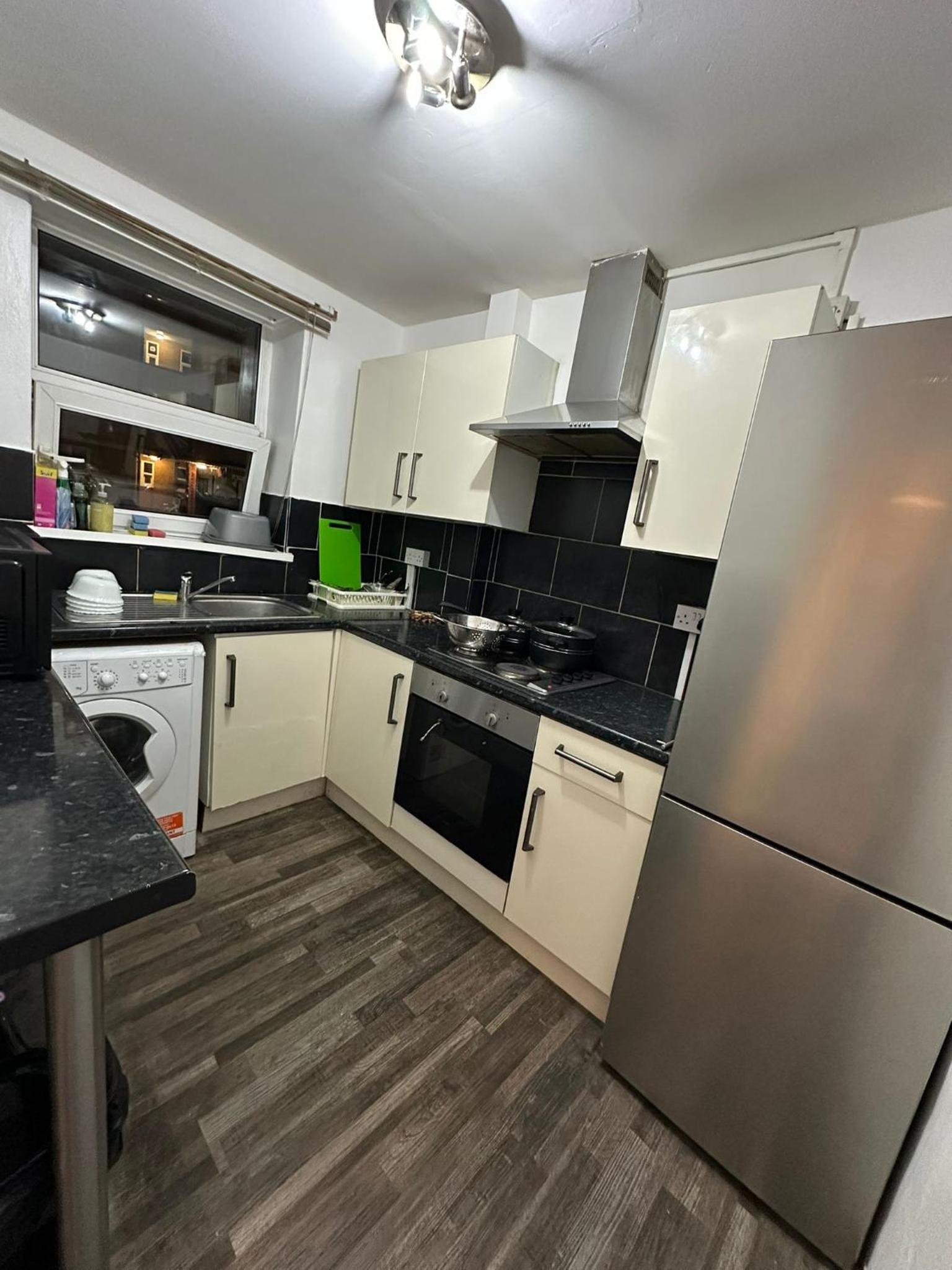 Budget Ensuit Room, Quiet Stay, East London, Fast WiFi, Steps Away From London Eye, Near Metro photo 3