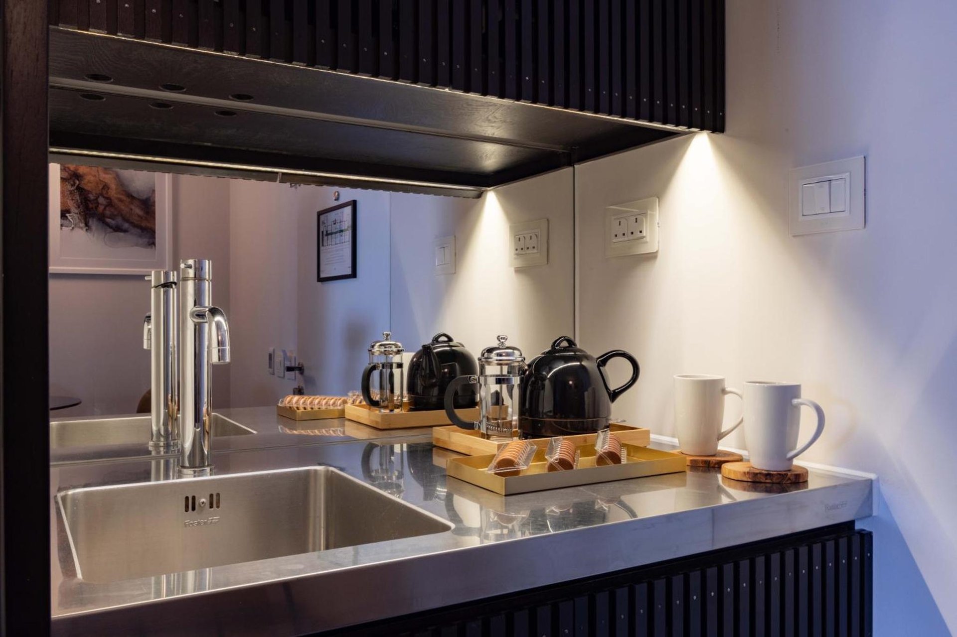 La Suite West - Hyde Park photo 2