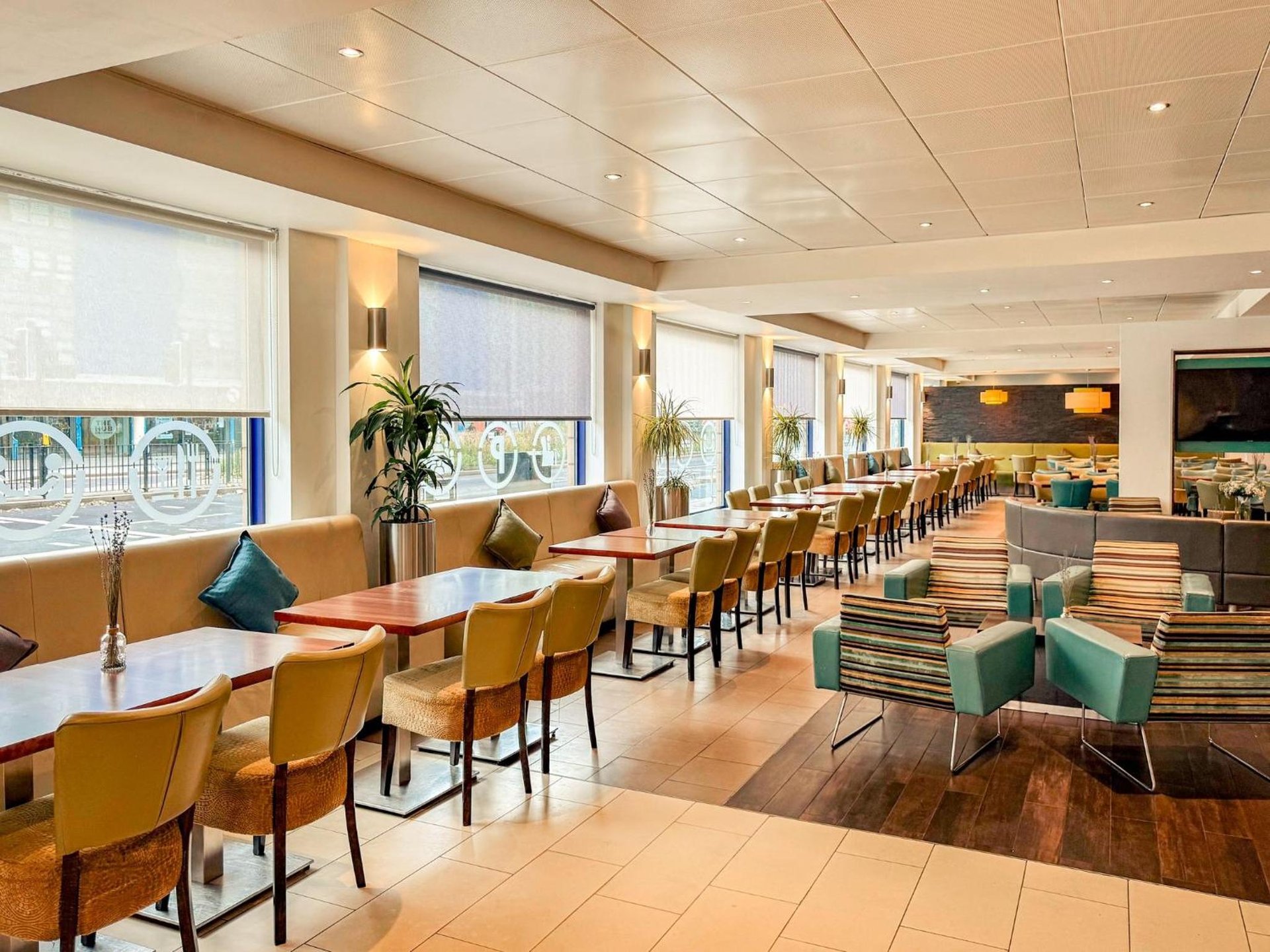 Holiday Inn Express London Stratford by IHG photo 3