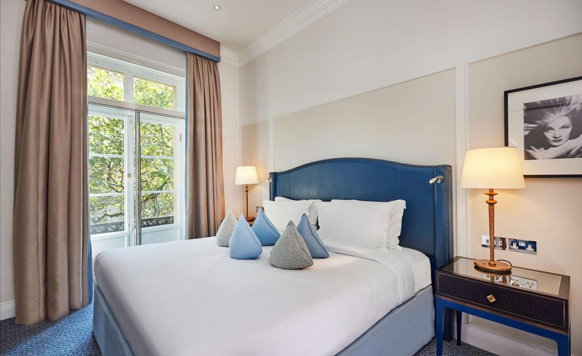 The Waldorf Hilton photo 1