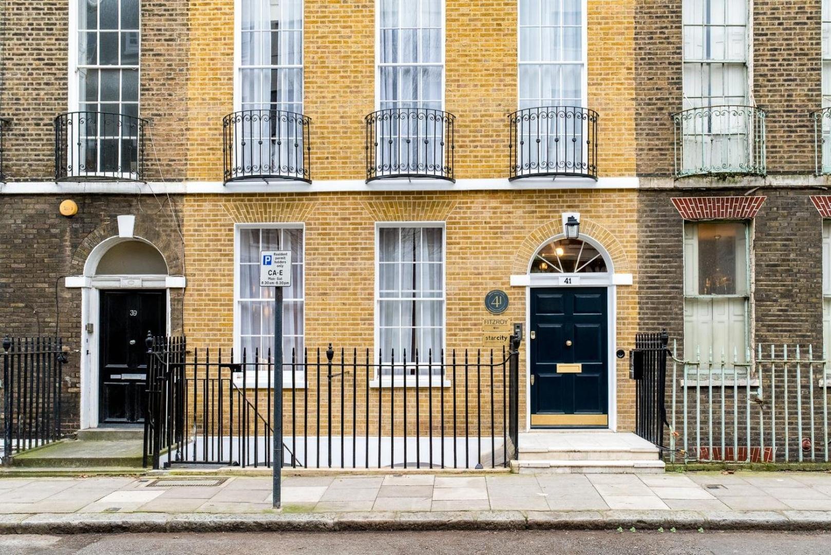 GuestReady - The Fitzroy photo 1