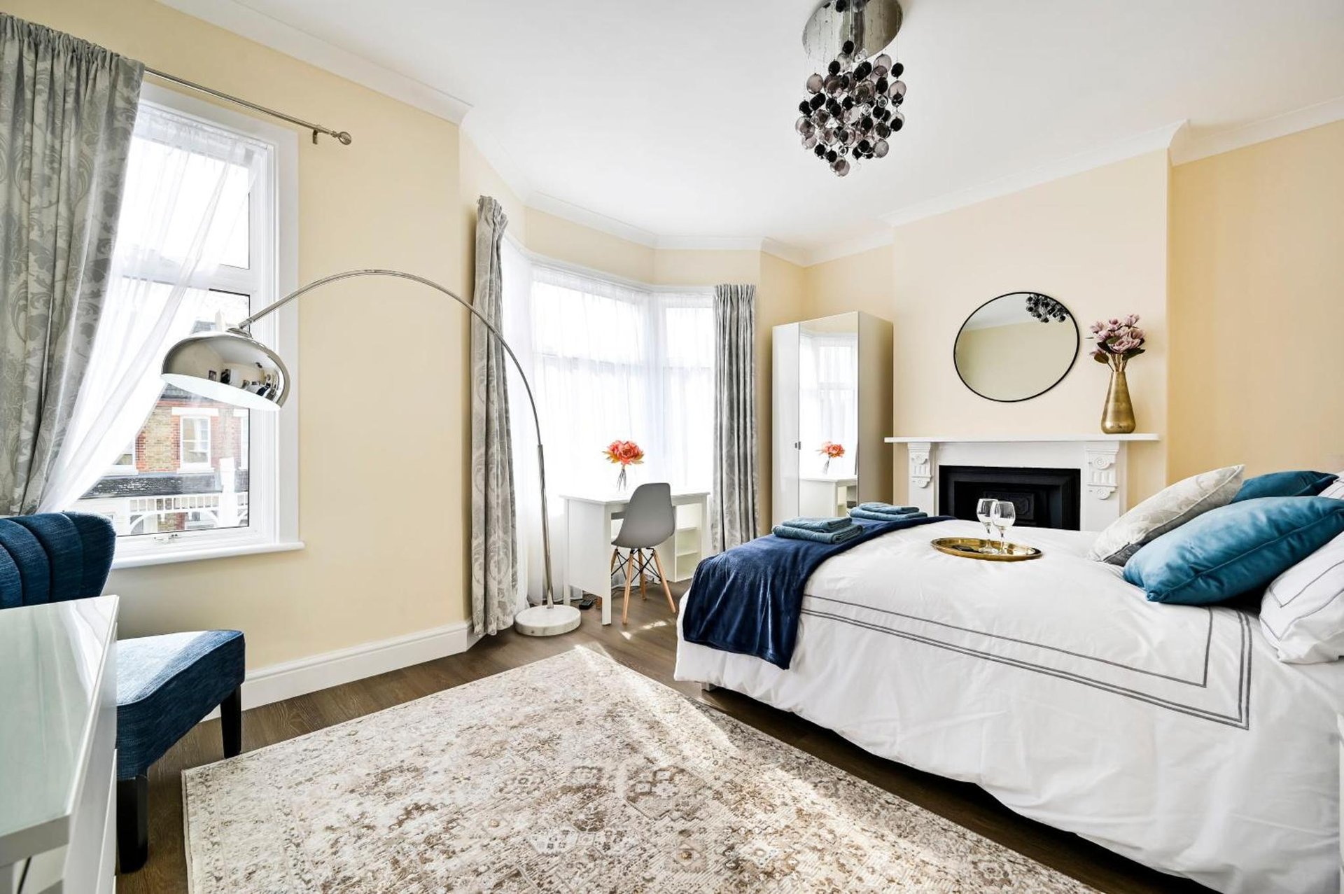 A two bedroom a stride away from Meridian Greenwich photo 1