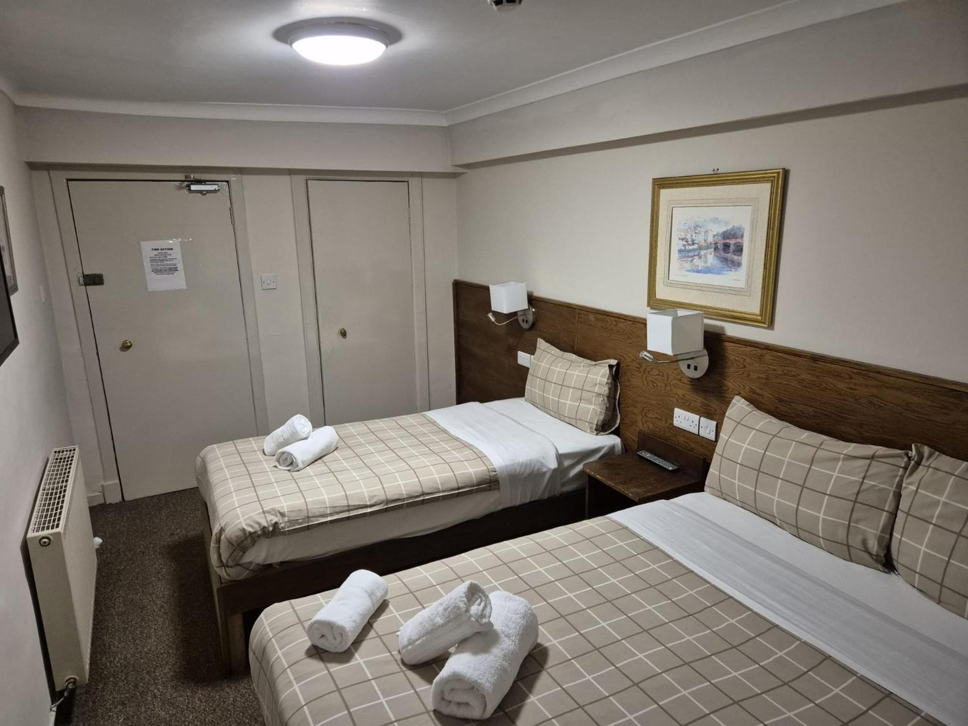 Family Room (3 Adults)