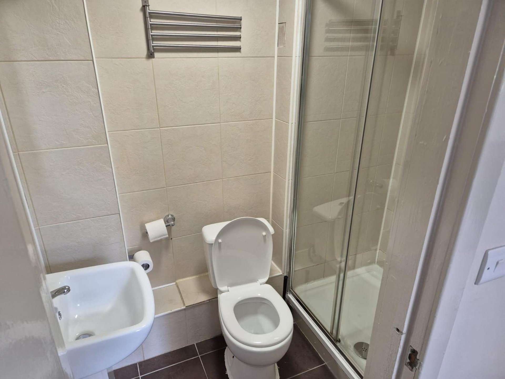 Family Room (3 Adults)