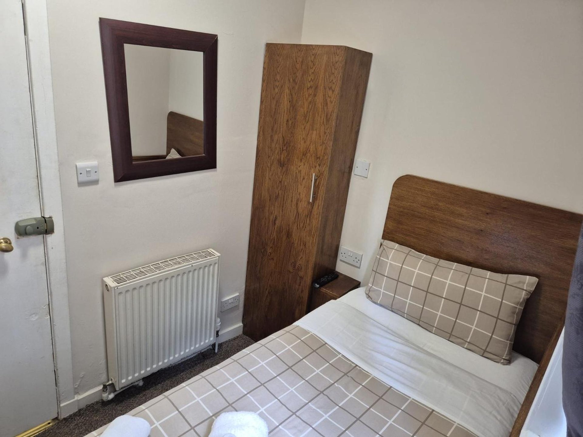 Single Room with Private External Bathroom