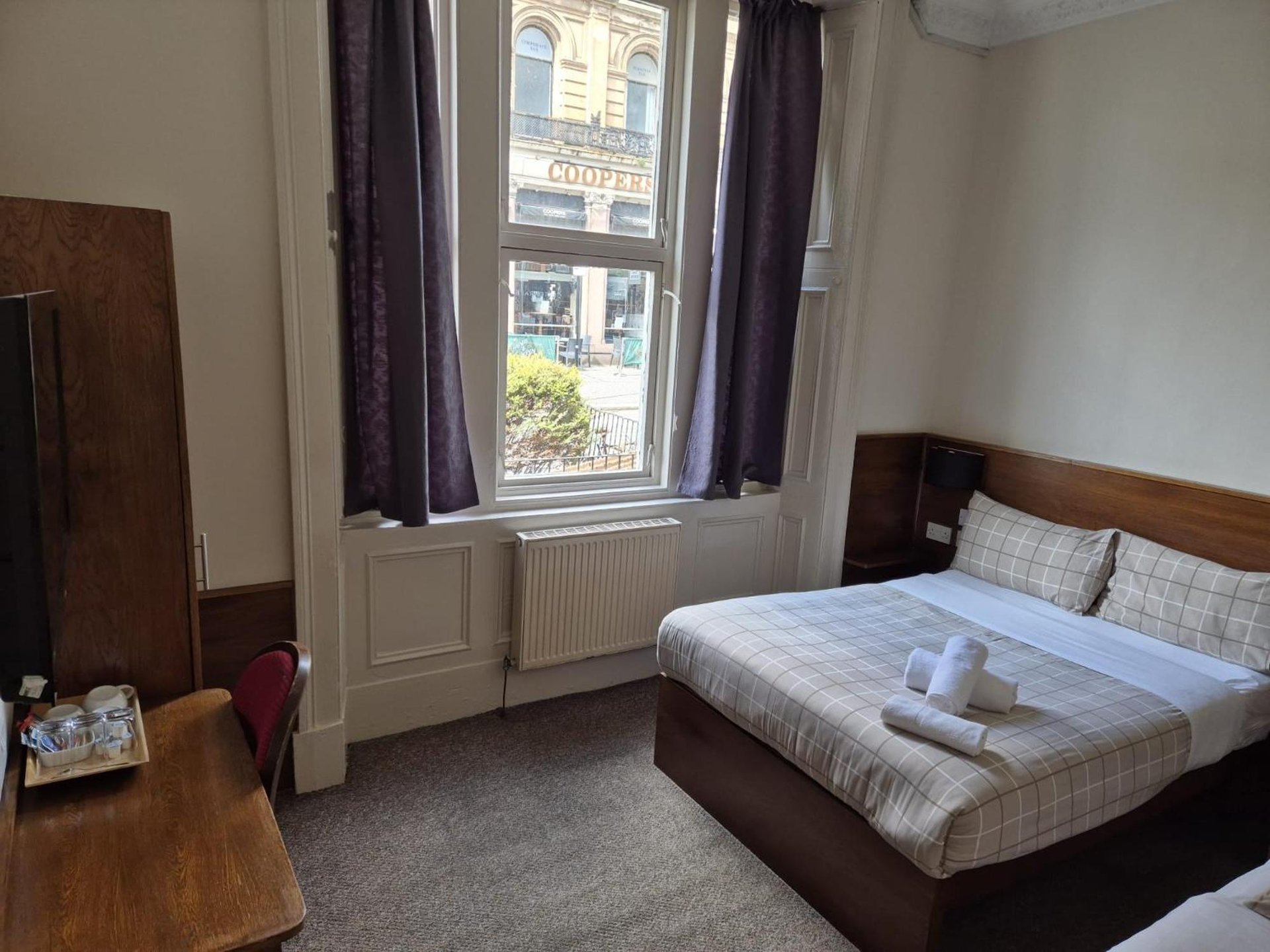 Family Room (3 Adults)