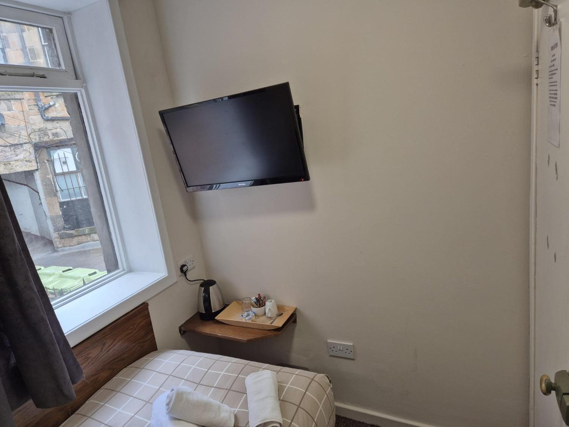 Single Room with Private External Bathroom