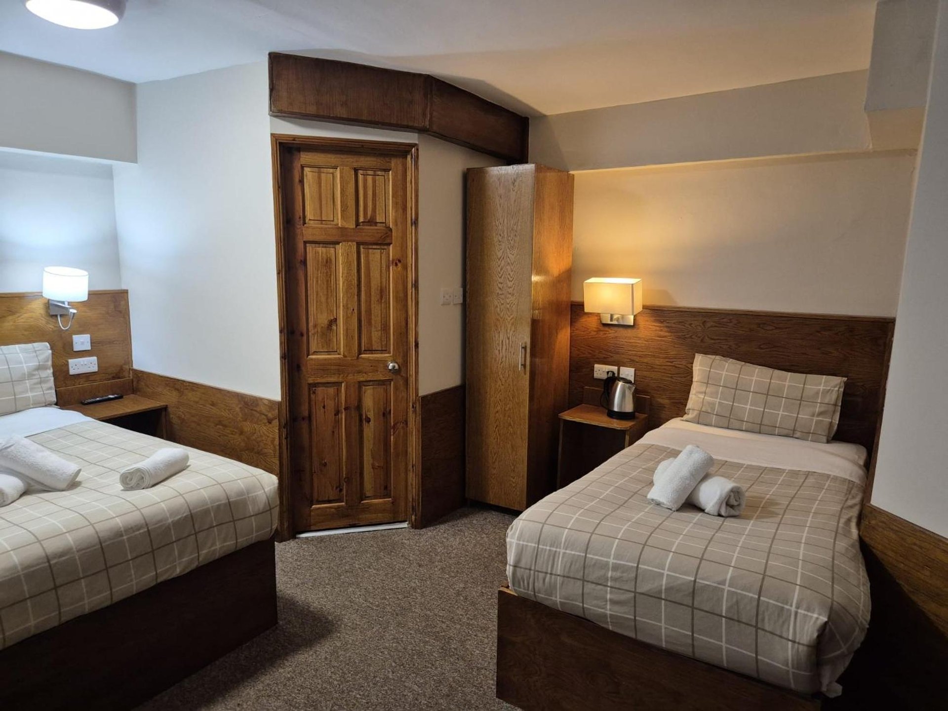 Family Room (3 Adults)