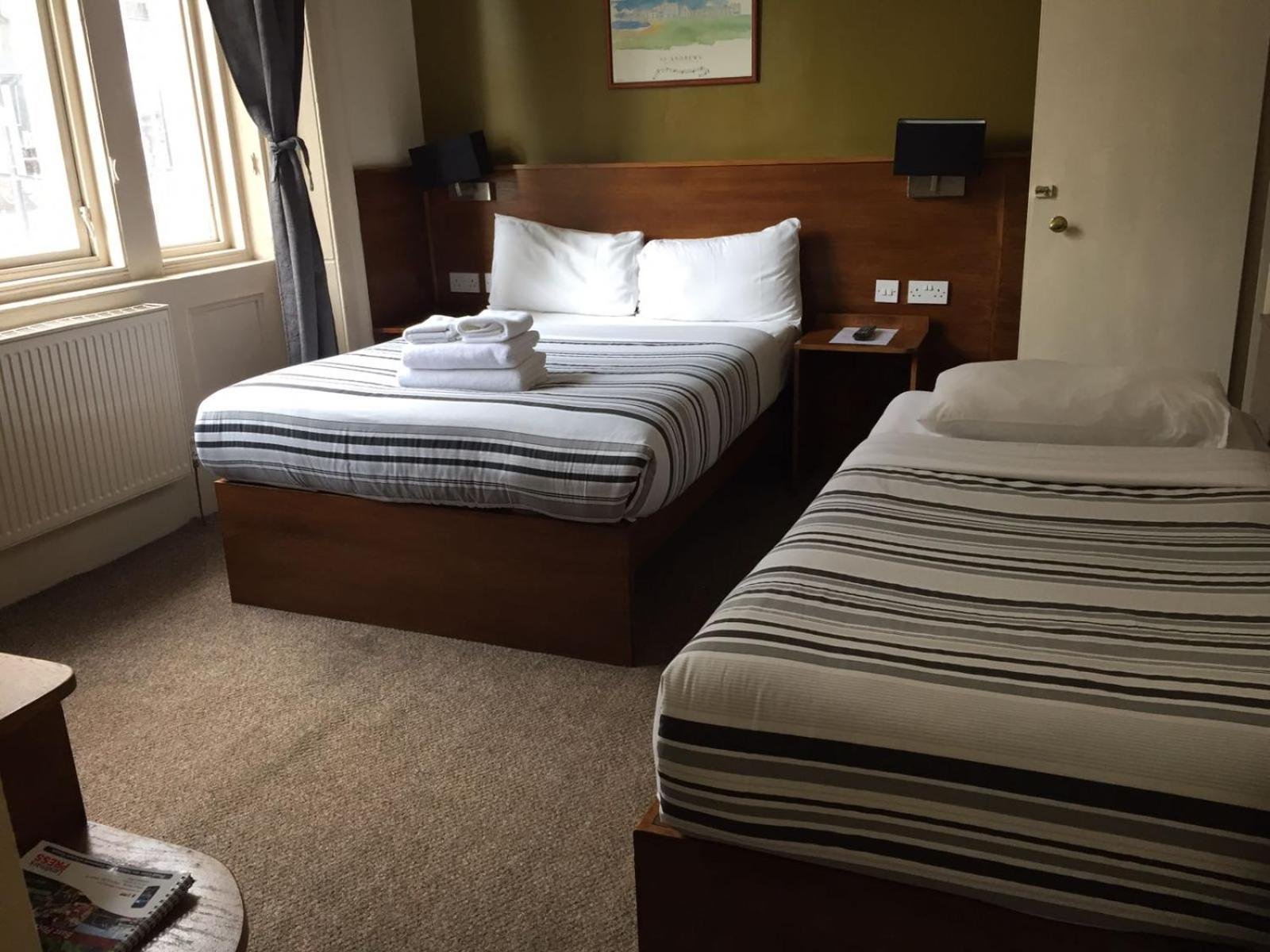 Family Room (3 Adults)