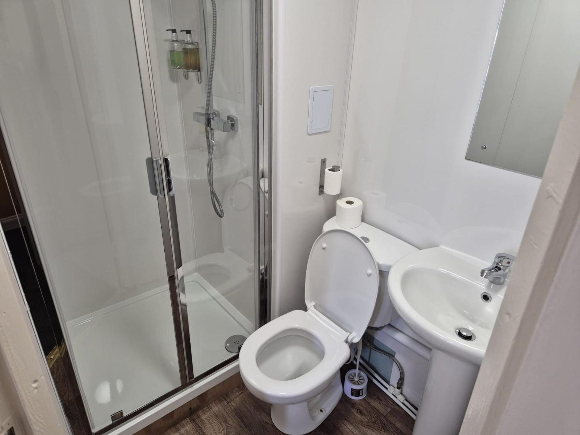 Family Room (3 Adults)