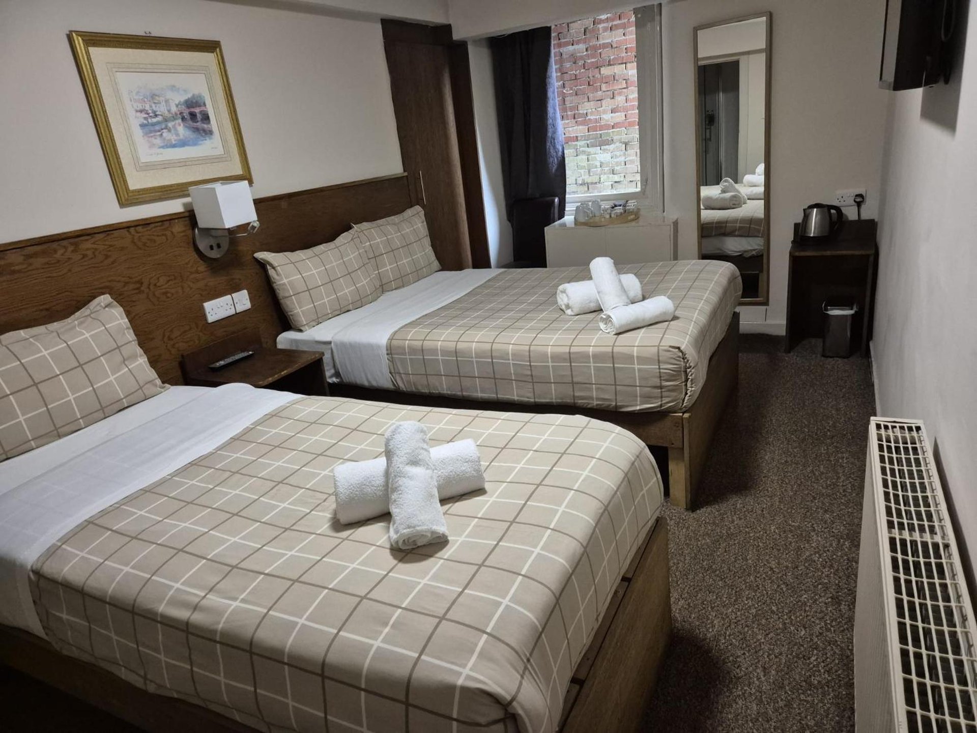 Family Room (3 Adults)