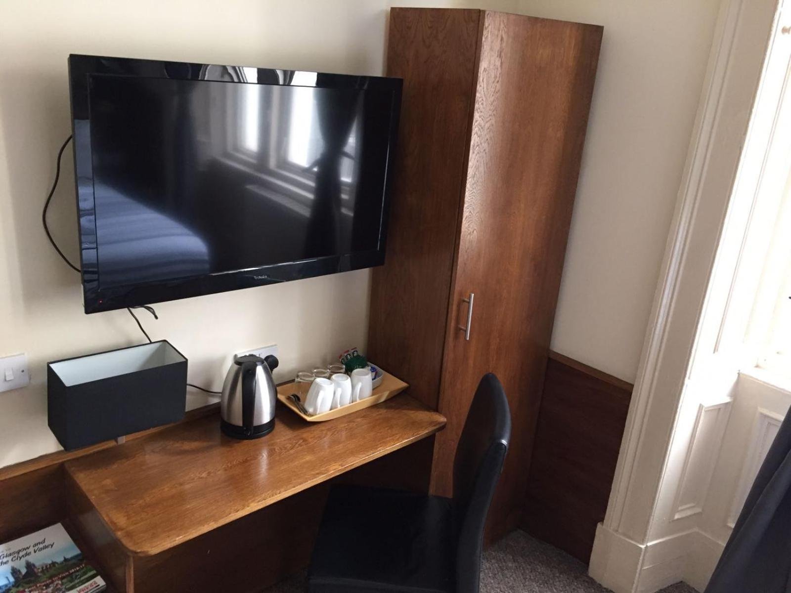 Family Room (3 Adults)