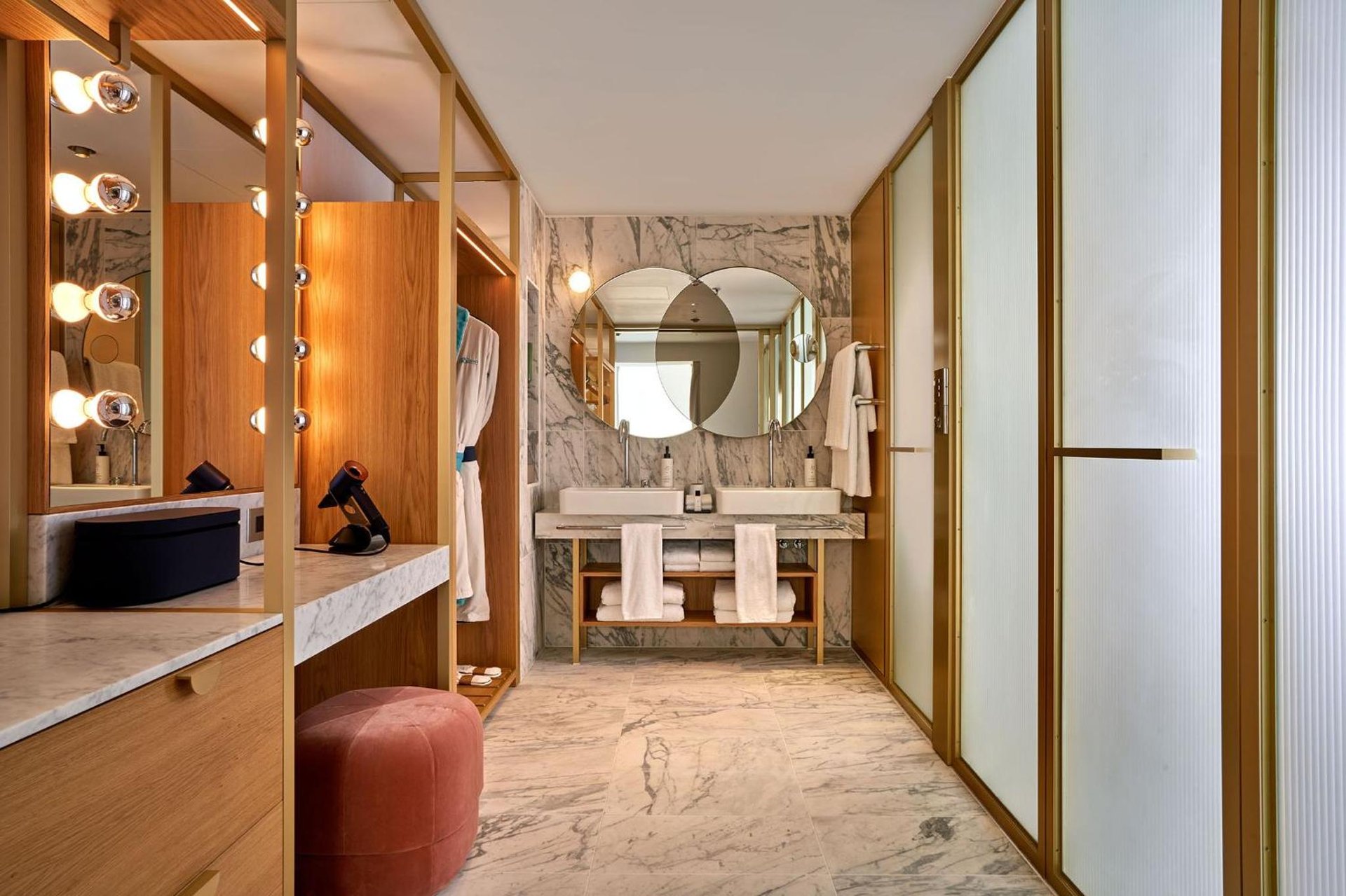 The BoTree London, Curio Collection by Hilton photo 2