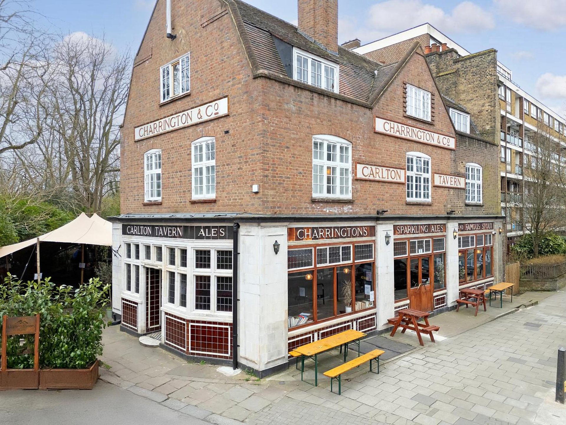 The Carlton Tavern Hotel photo 2
