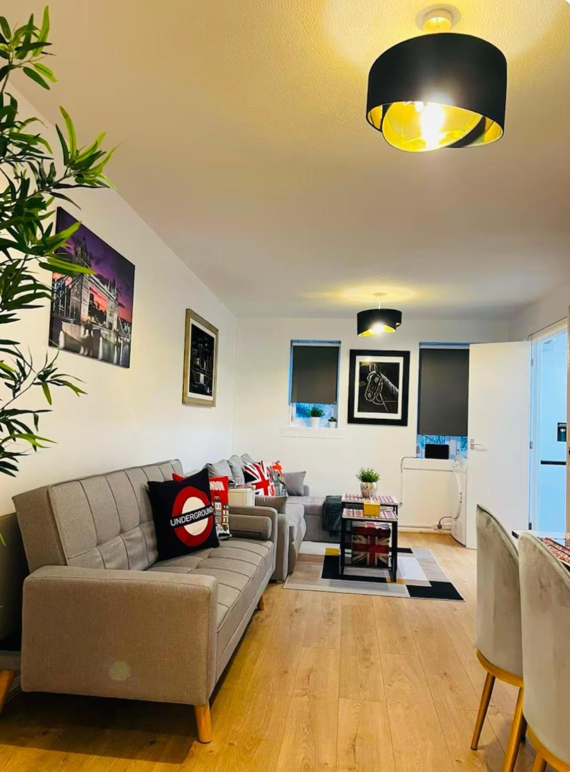 Thematic London Apartment in Holloway photo 4