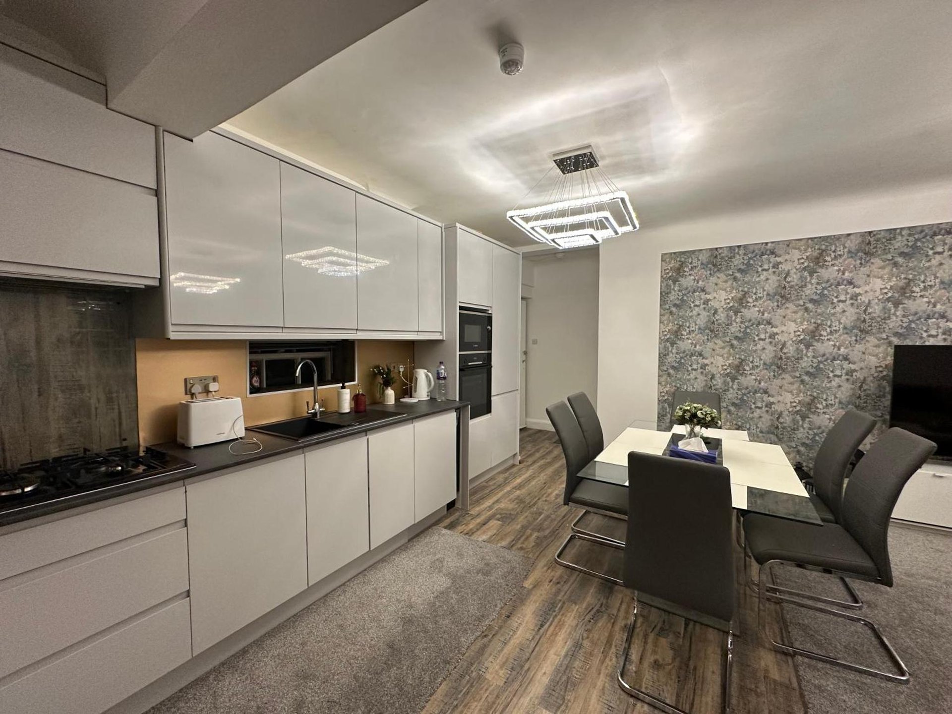 Kensington Apartment photo 1