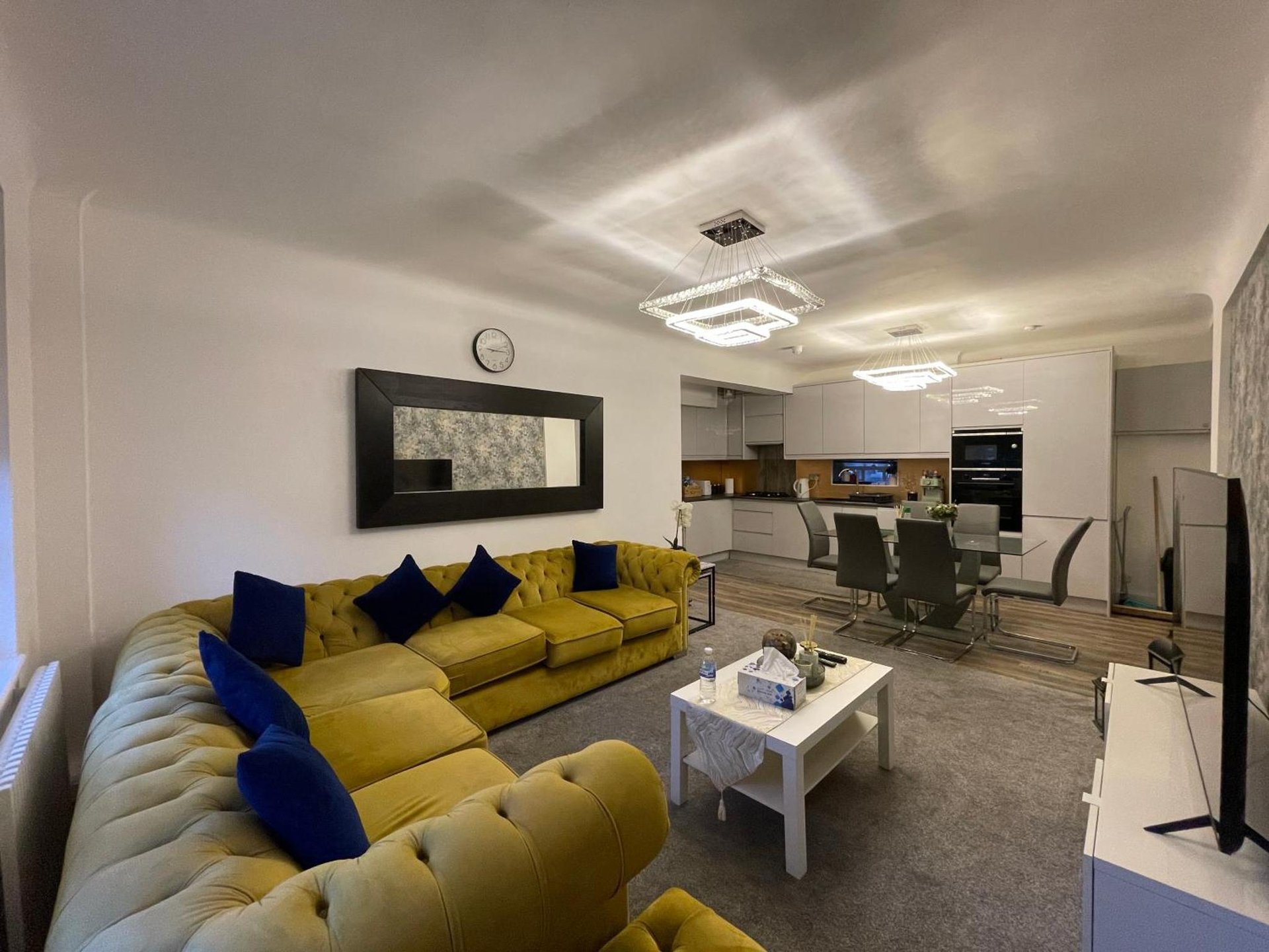 Kensington Apartment photo 4
